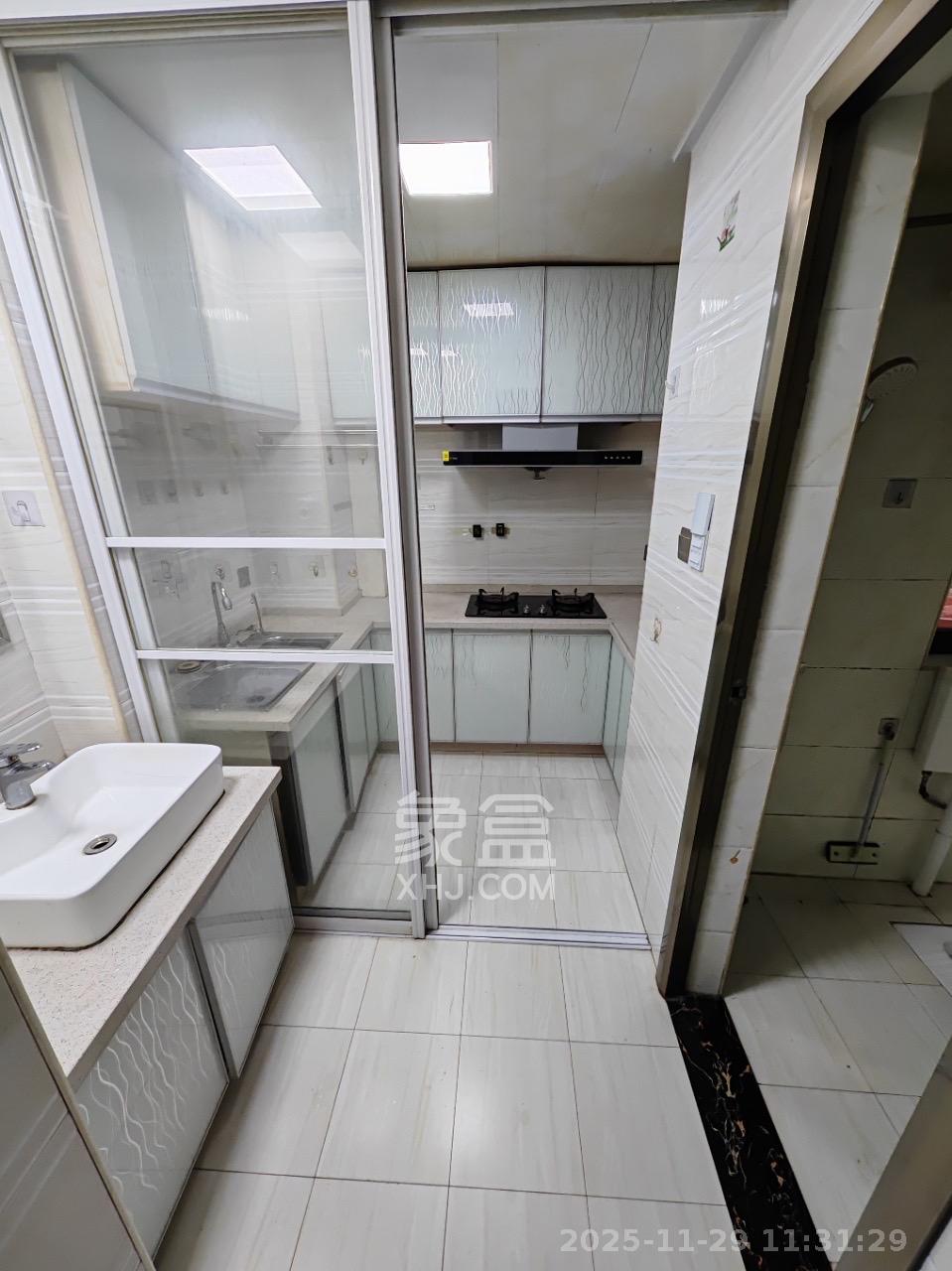 洋湖时代 1室2厅1卫 2000.0元/月 洋湖时代 1室2厅1卫 2000.0元/月室内图