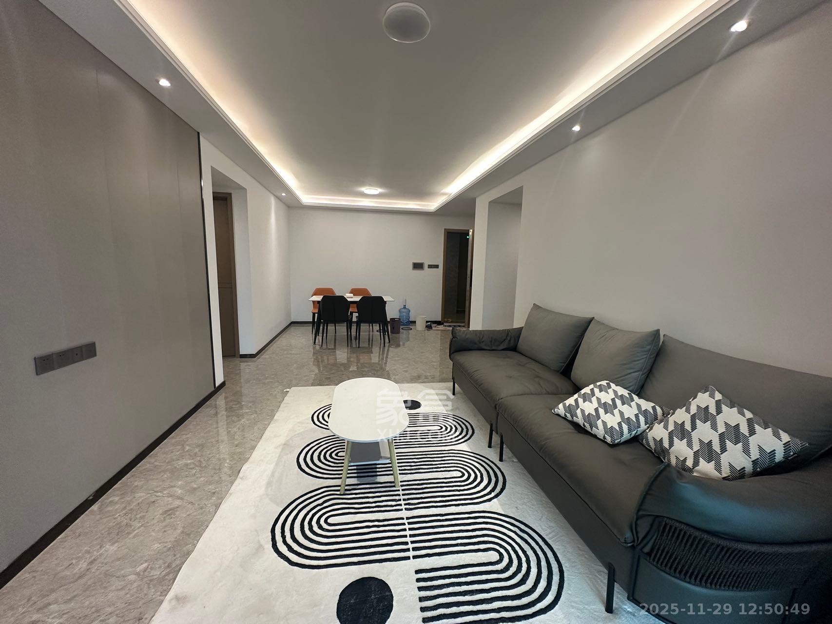 招商华发依云曦城 3室2厅2卫 2600.0元/月 招商华发依云曦城 3室2厅2卫 2600.0元/月室内图