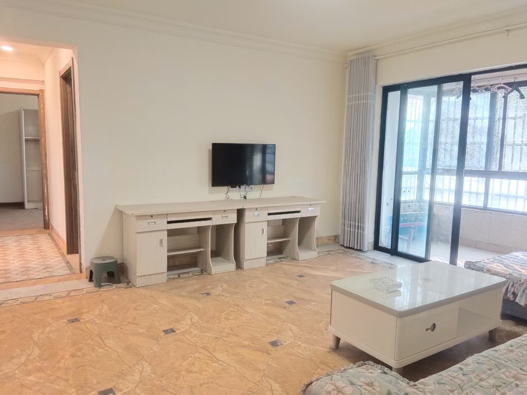 碧桂园 4室2厅2卫 1800.0元/月 碧桂园 4室2厅2卫 1800.0元/月室内图