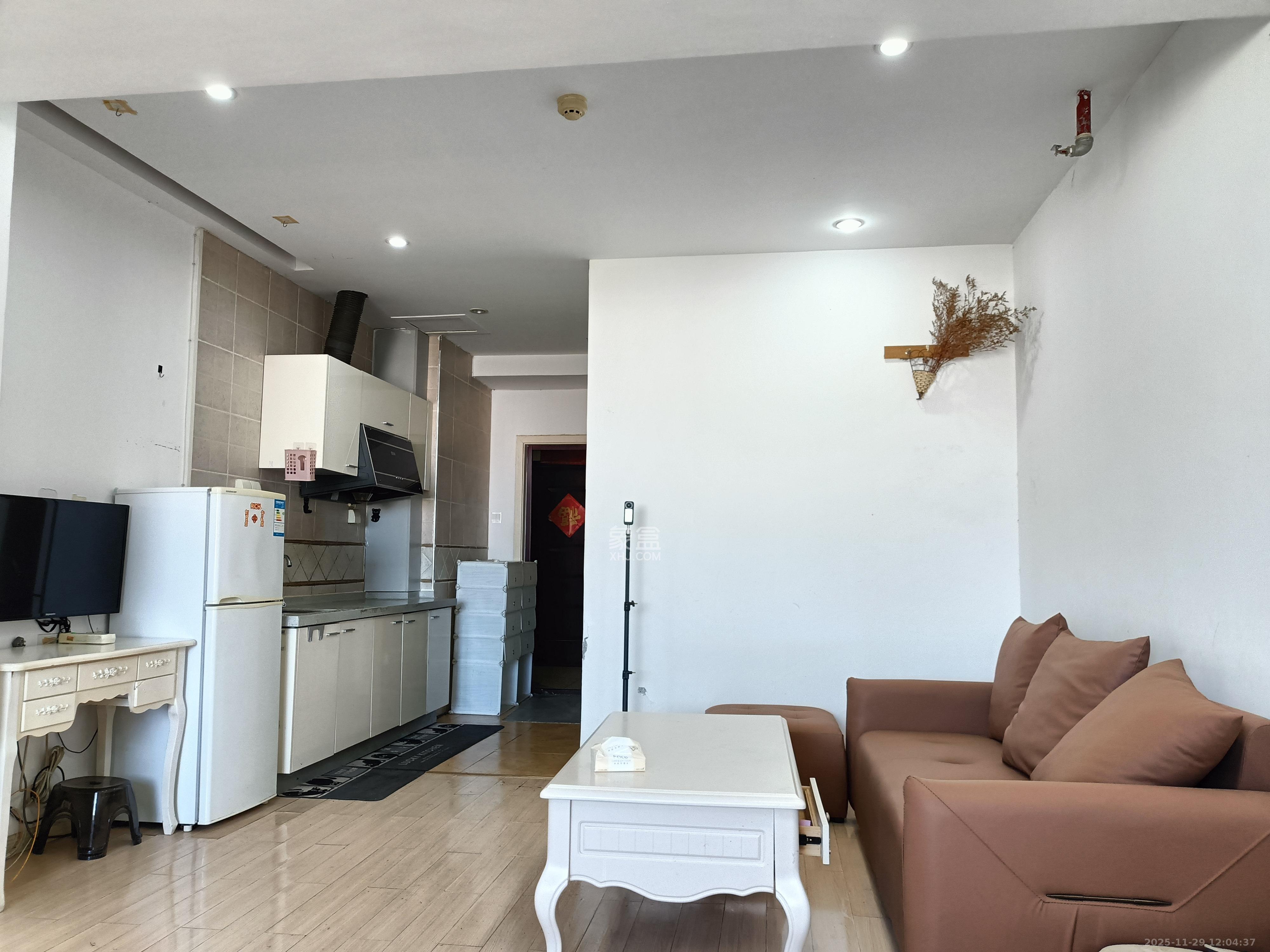 昊天大厦 1室1厅1卫 2000.0元/月 昊天大厦 1室1厅1卫 2000.0元/月室内图