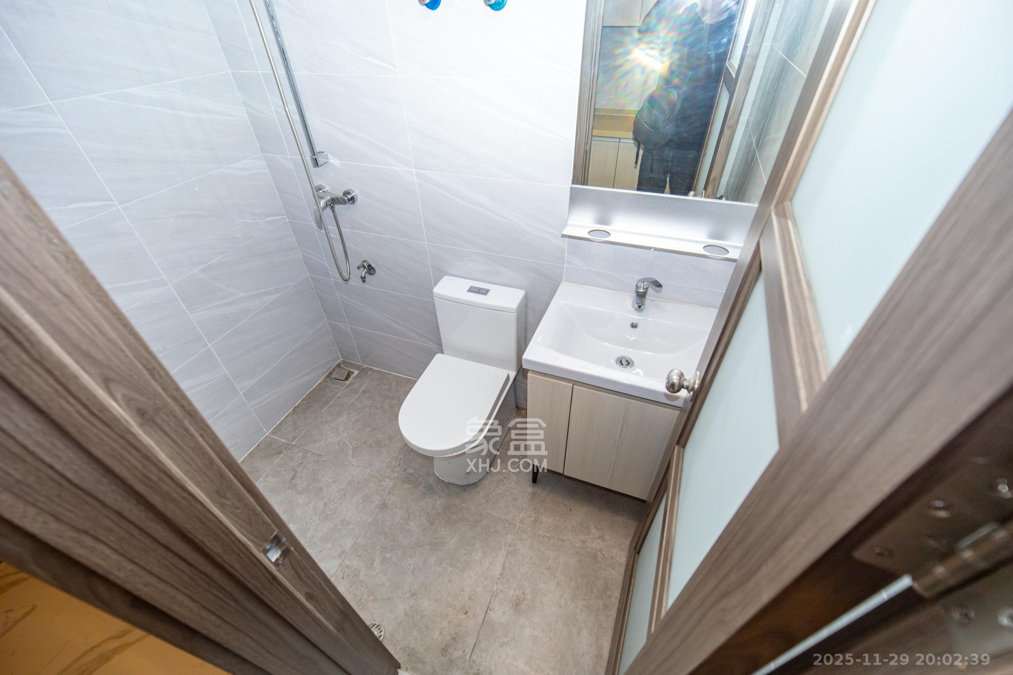 新长海漓湘悦  1室1厅1卫    20.0万卫生间