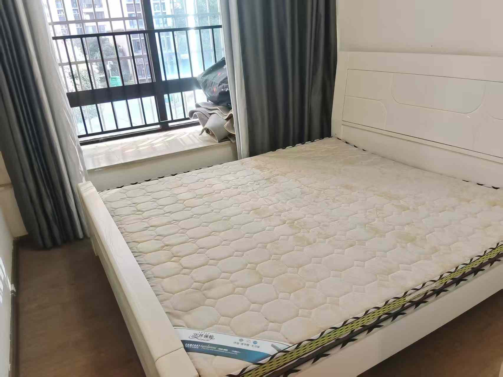 碧桂园 4室2厅2卫 1800.0元/月 碧桂园 4室2厅2卫 1800.0元/月室内图