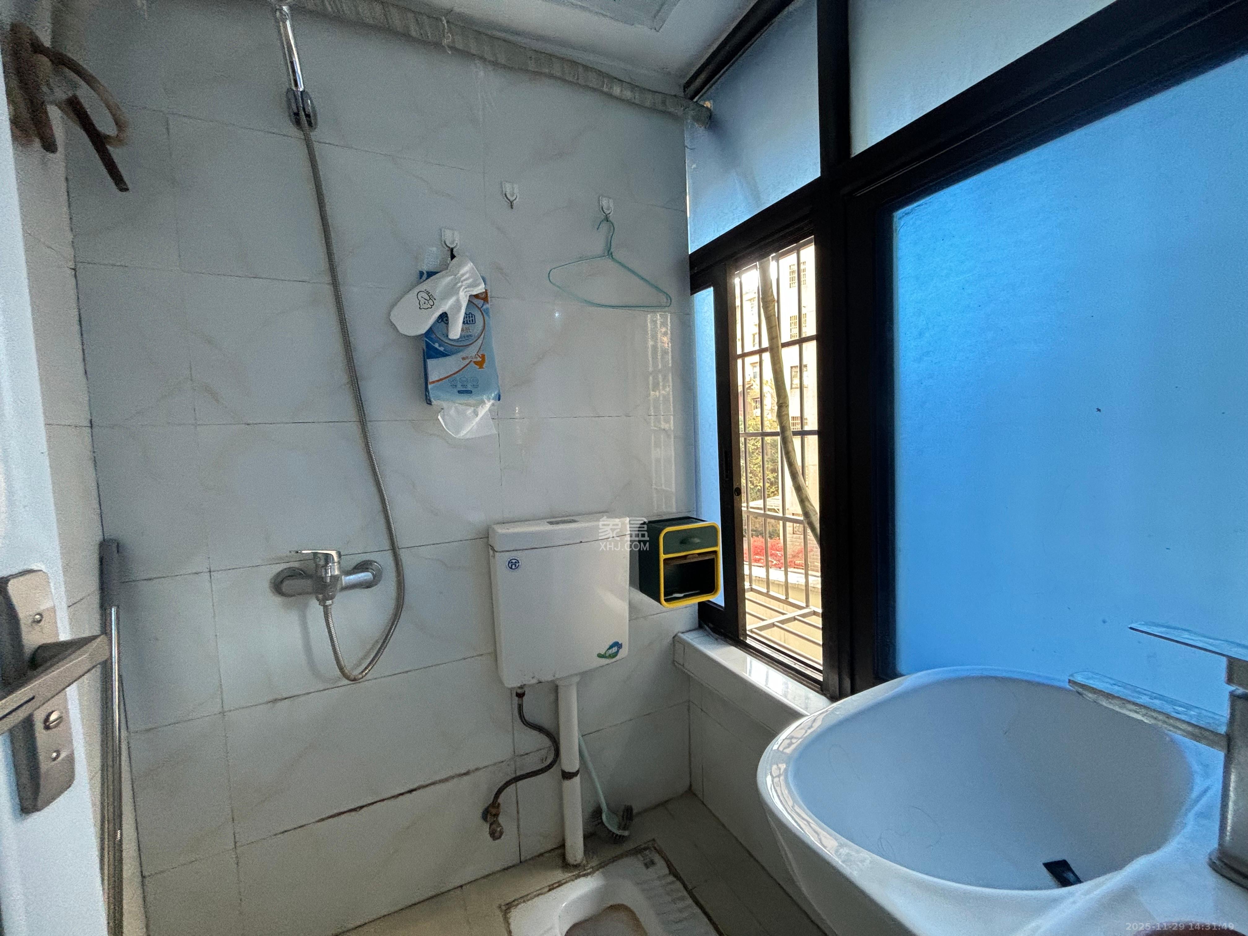 省木材公司宿舍（原欧园木材厂宿舍）  1室1厅1卫    1100.0元/月室内图