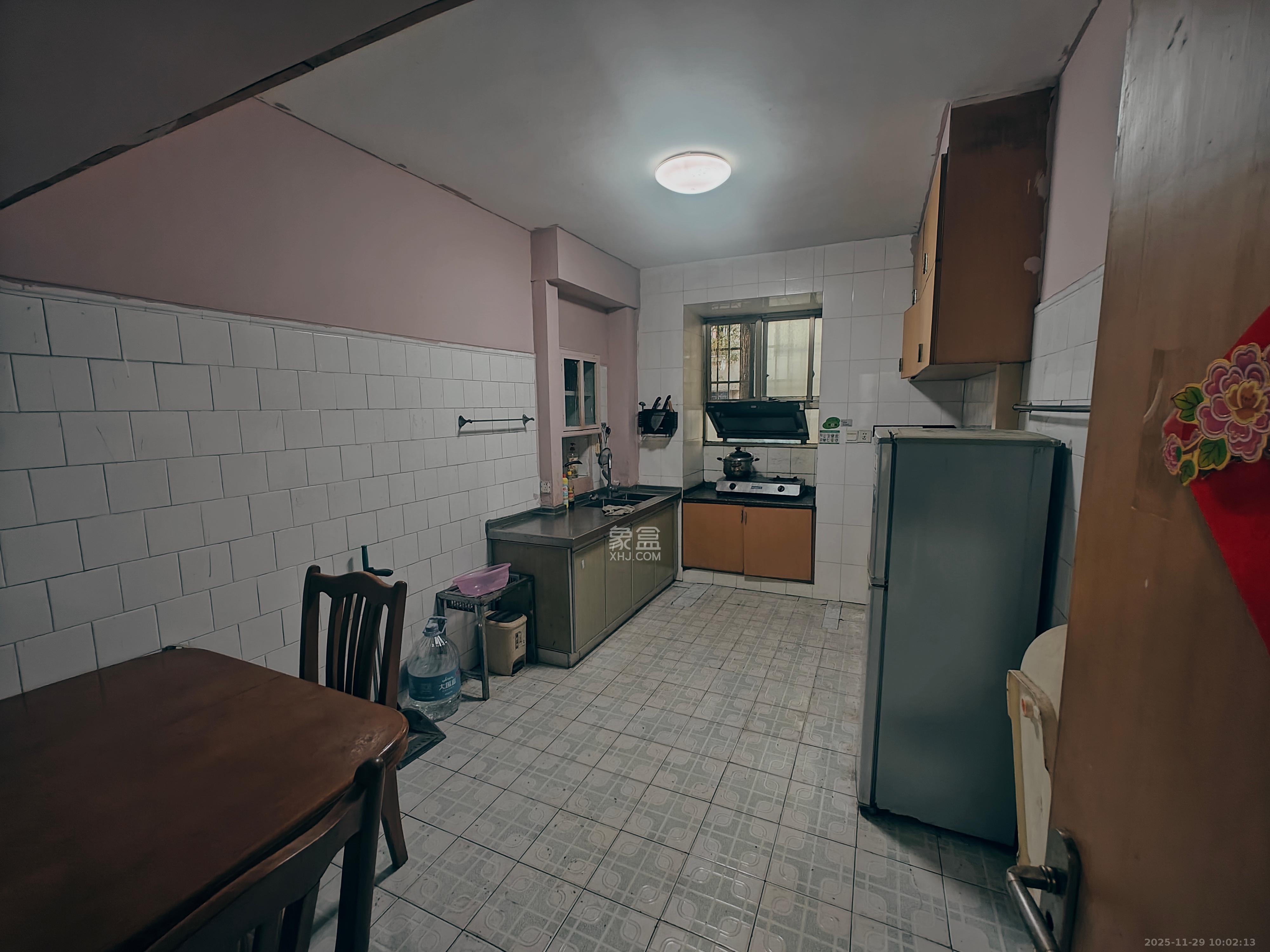 英才园三片  3室2厅1卫    2300.0元/月室内图