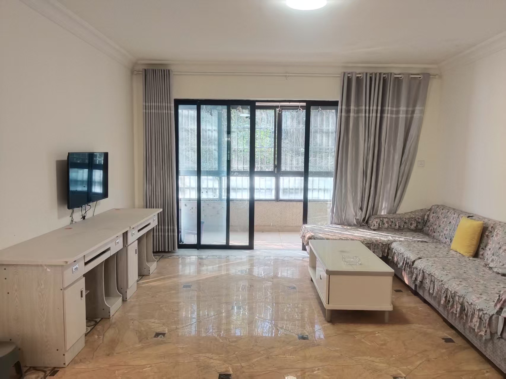 碧桂园 4室2厅2卫 1800.0元/月 碧桂园 4室2厅2卫 1800.0元/月室内图