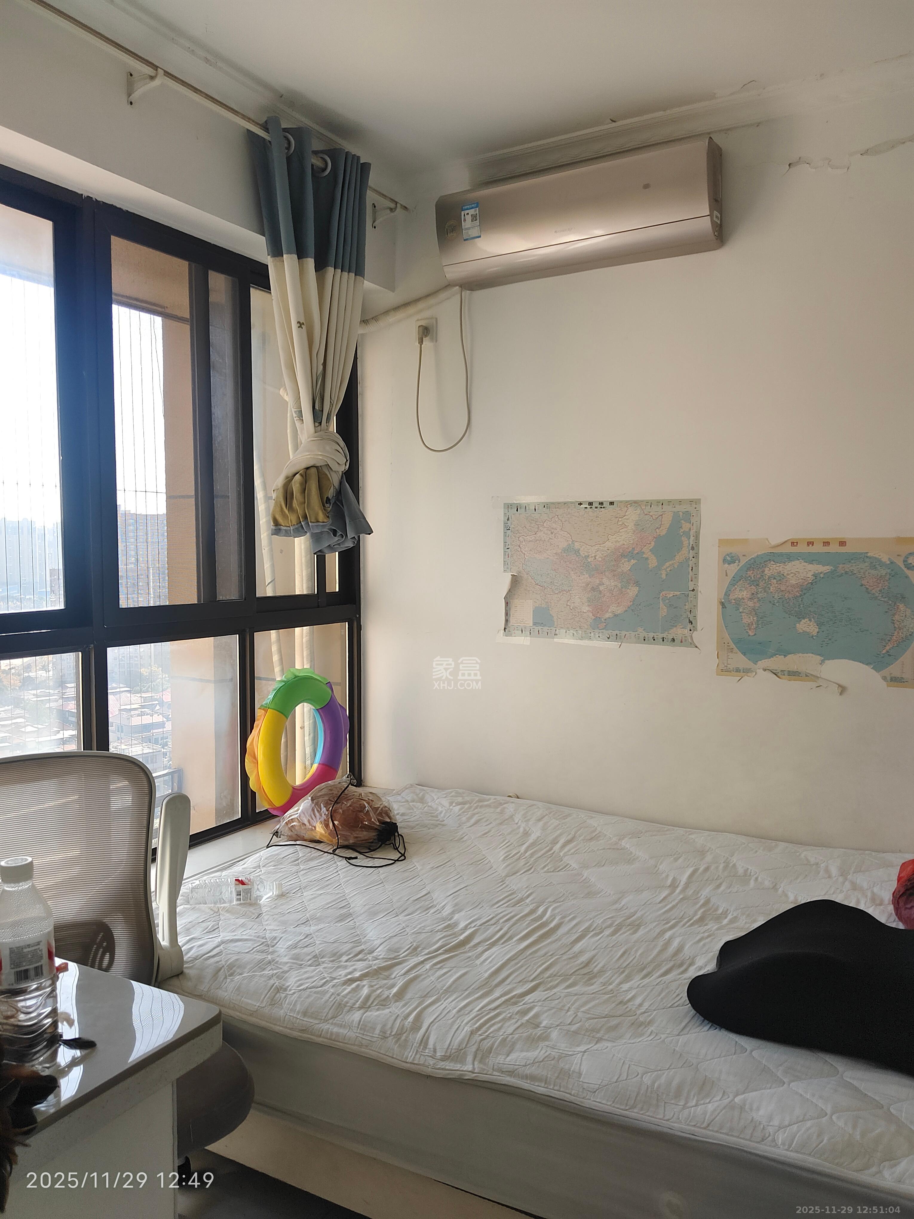 华润置地广场一期 3室2厅1卫 2000.0元/月 华润置地广场一期 3室2厅1卫 2000.0元/月室内图