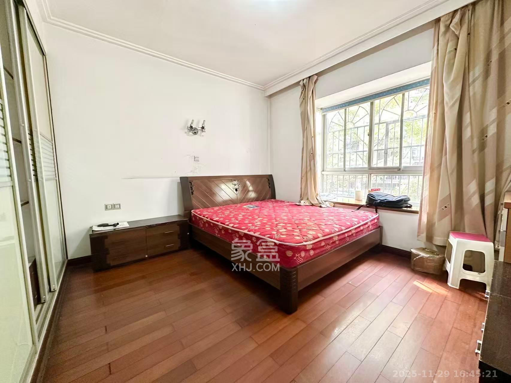 金帆小区 4室2厅2卫 2000.0元/月 金帆小区 4室2厅2卫 2000.0元/月室内图