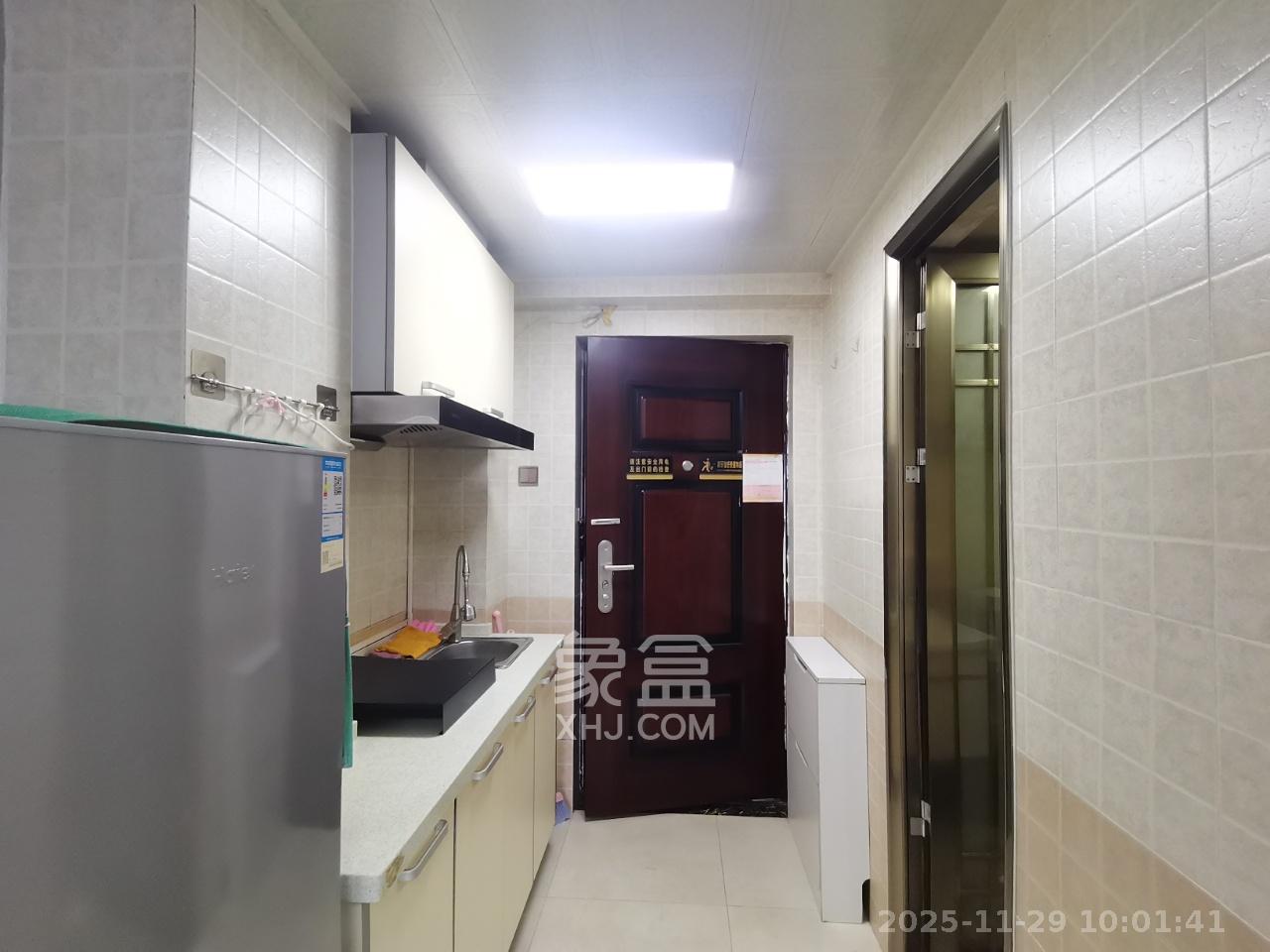 中建芙蓉嘉苑 1室1厅1卫 1300.0元/月 中建芙蓉嘉苑 1室1厅1卫 1300.0元/月室内图