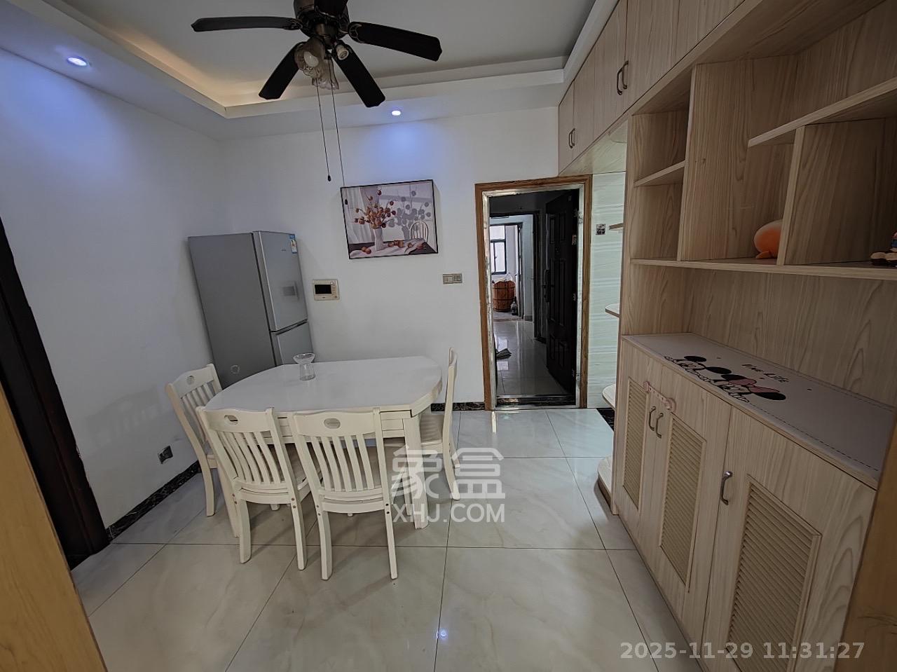 洋湖时代 1室2厅1卫 2000.0元/月 洋湖时代 1室2厅1卫 2000.0元/月室内图