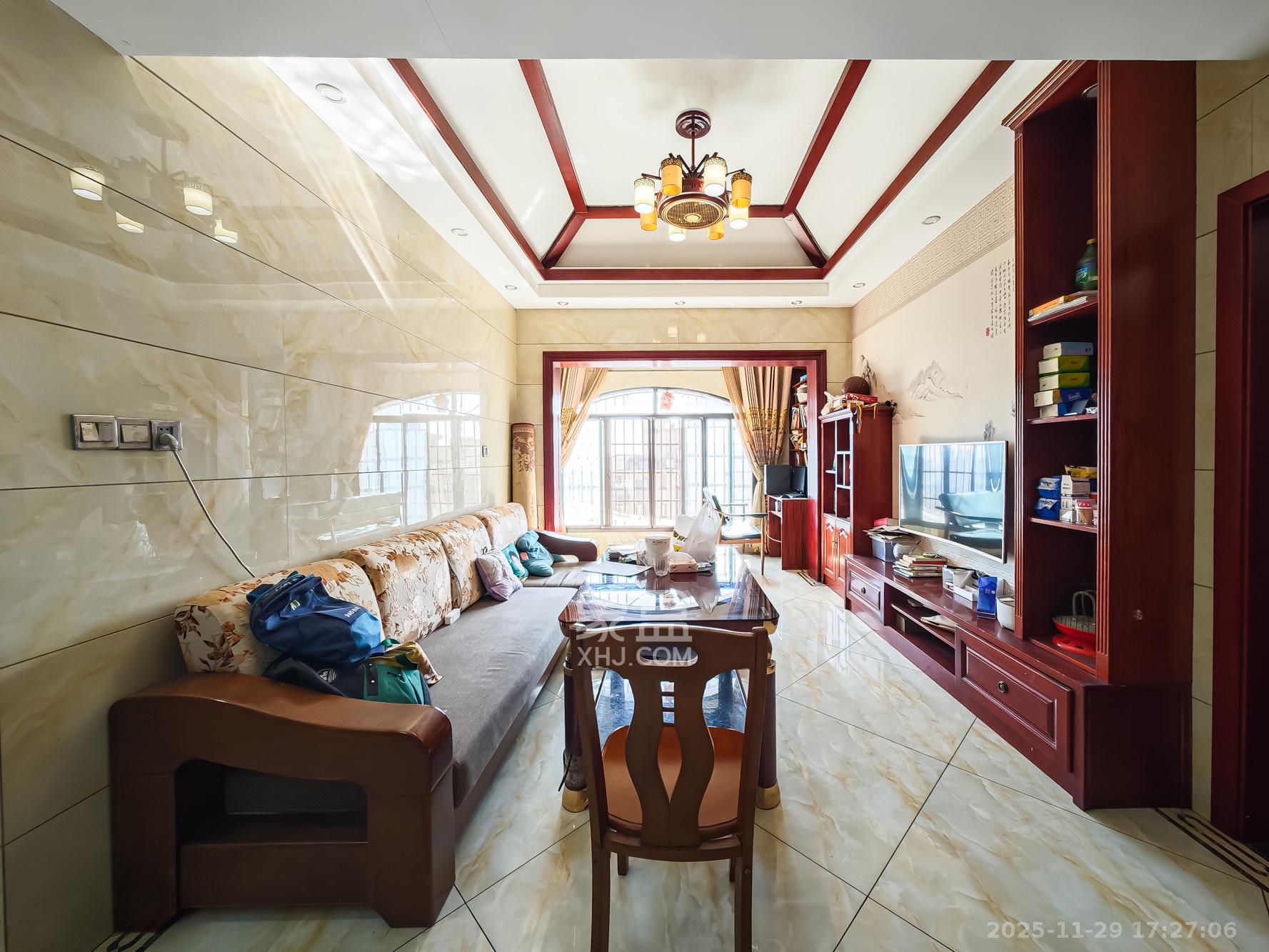 水映加州  3室2厅1卫    128.0万