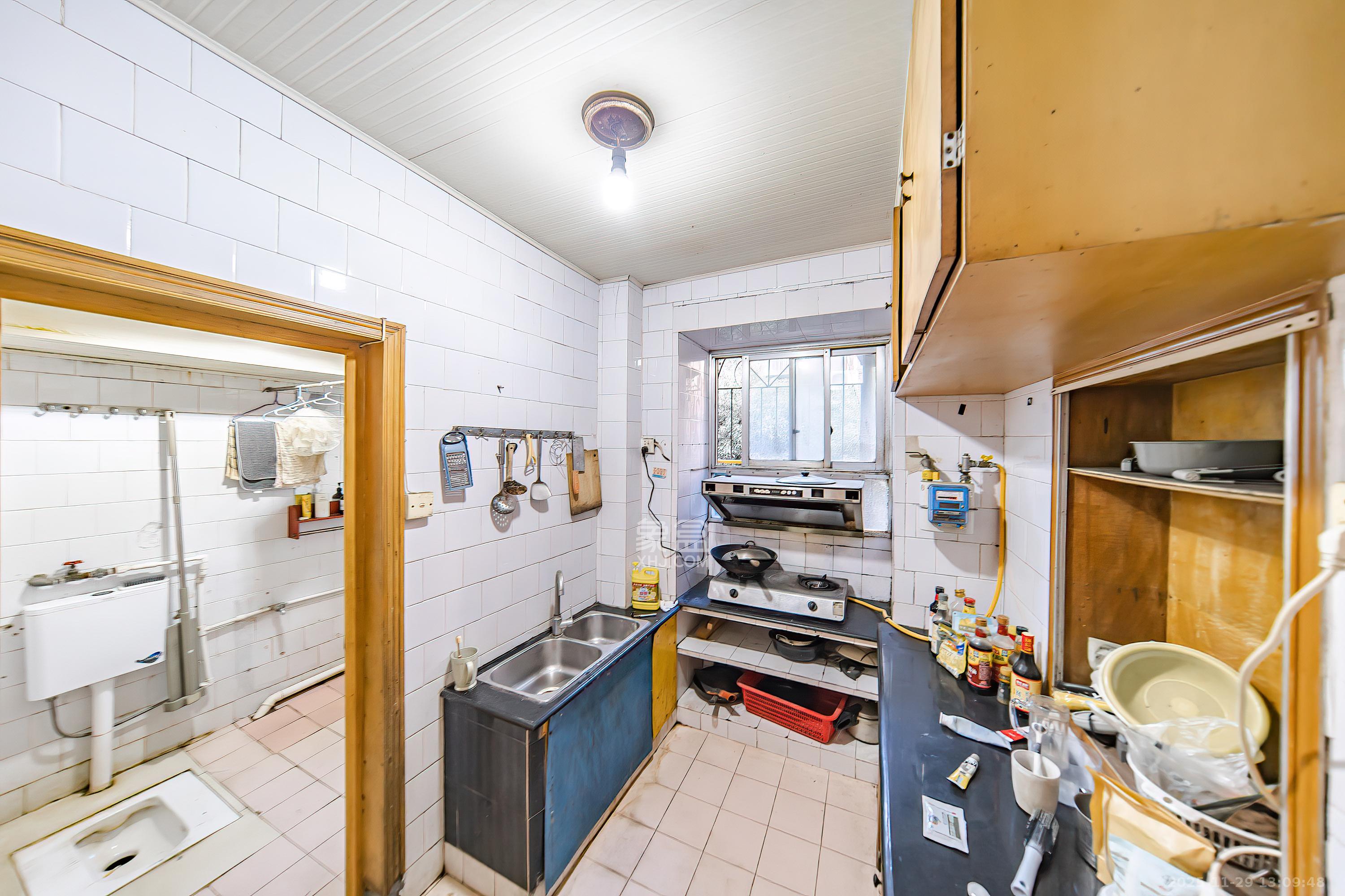 上麻园岭散盘 3室2厅1卫 63.8万 上麻园岭散盘 3室2厅1卫 63.8万厨房