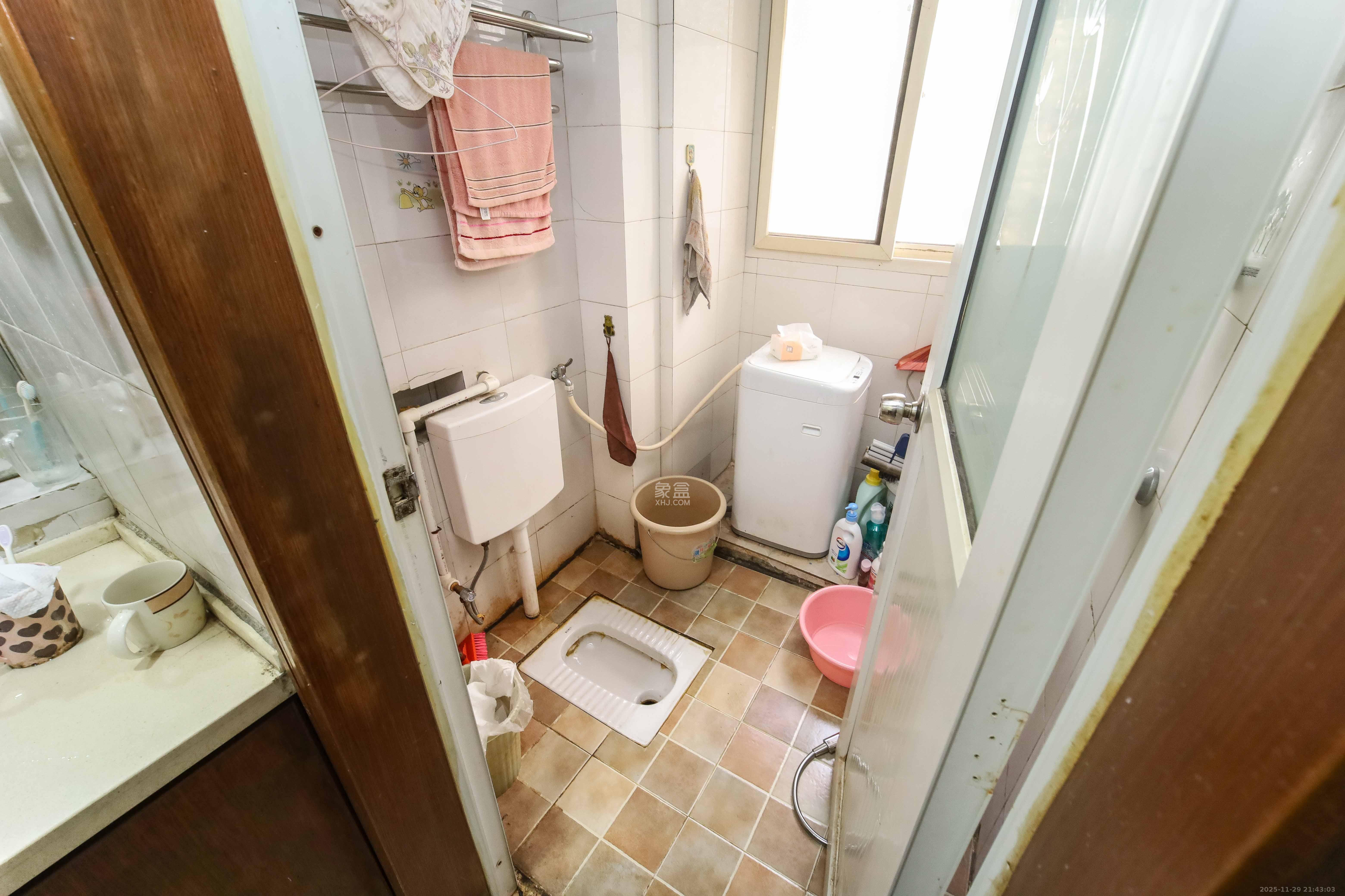 德政园  2室2厅1卫    53.0万卫生间