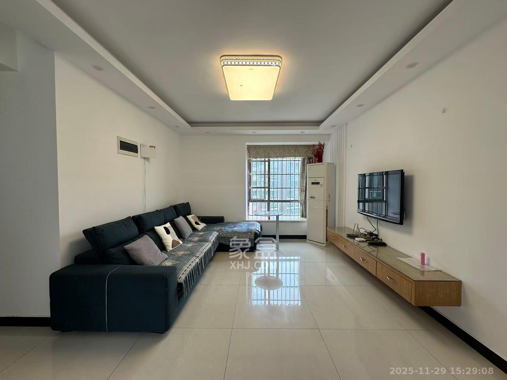 新城新世界一二三期  2室2厅1卫    2500.0元/月