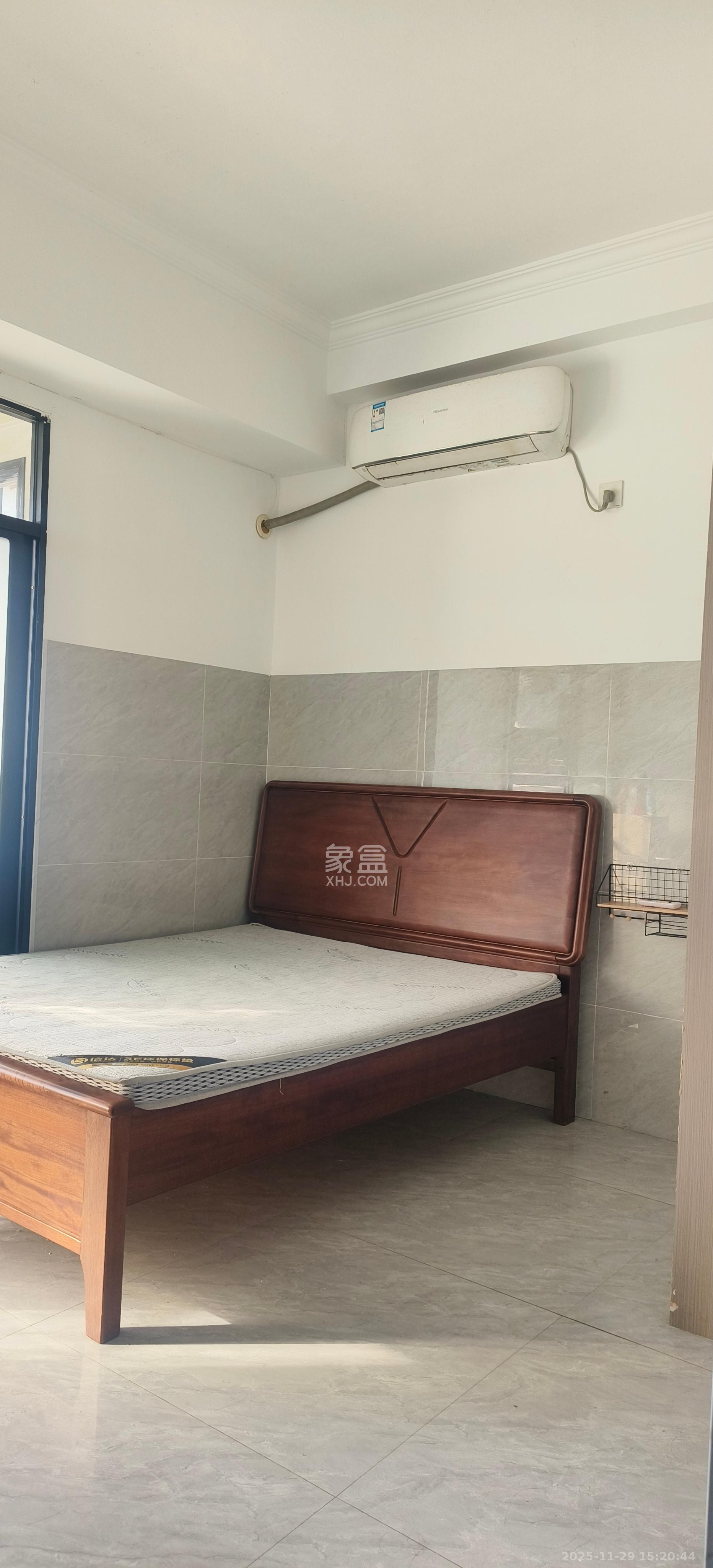 新合四村  1室1厅1卫    900.0元/月