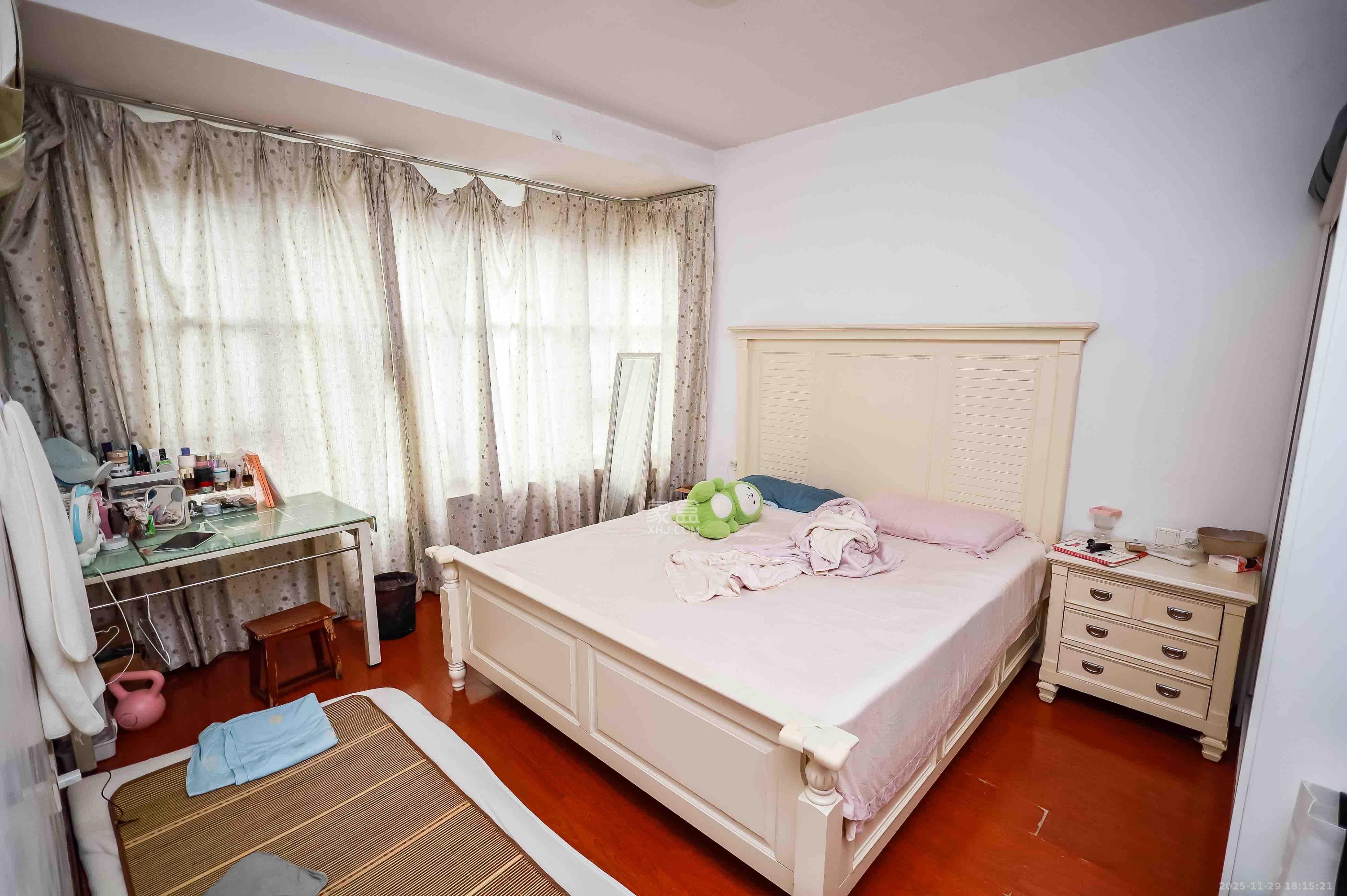 长房时代城 3室2厅1卫 2250.0元/月 长房时代城 3室2厅1卫 2250.0元/月室内图