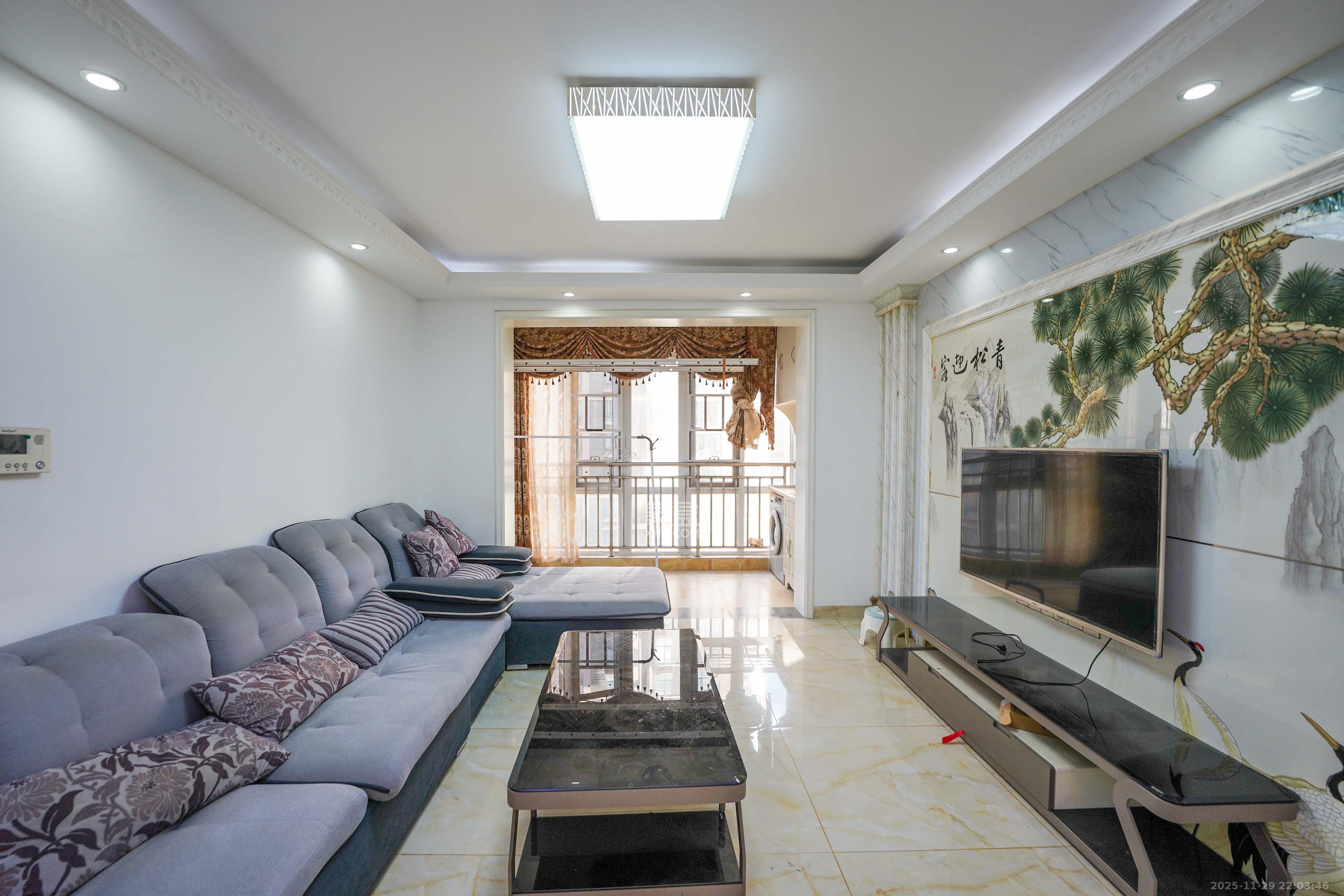 丽发新城  2室2厅1卫    52.0万