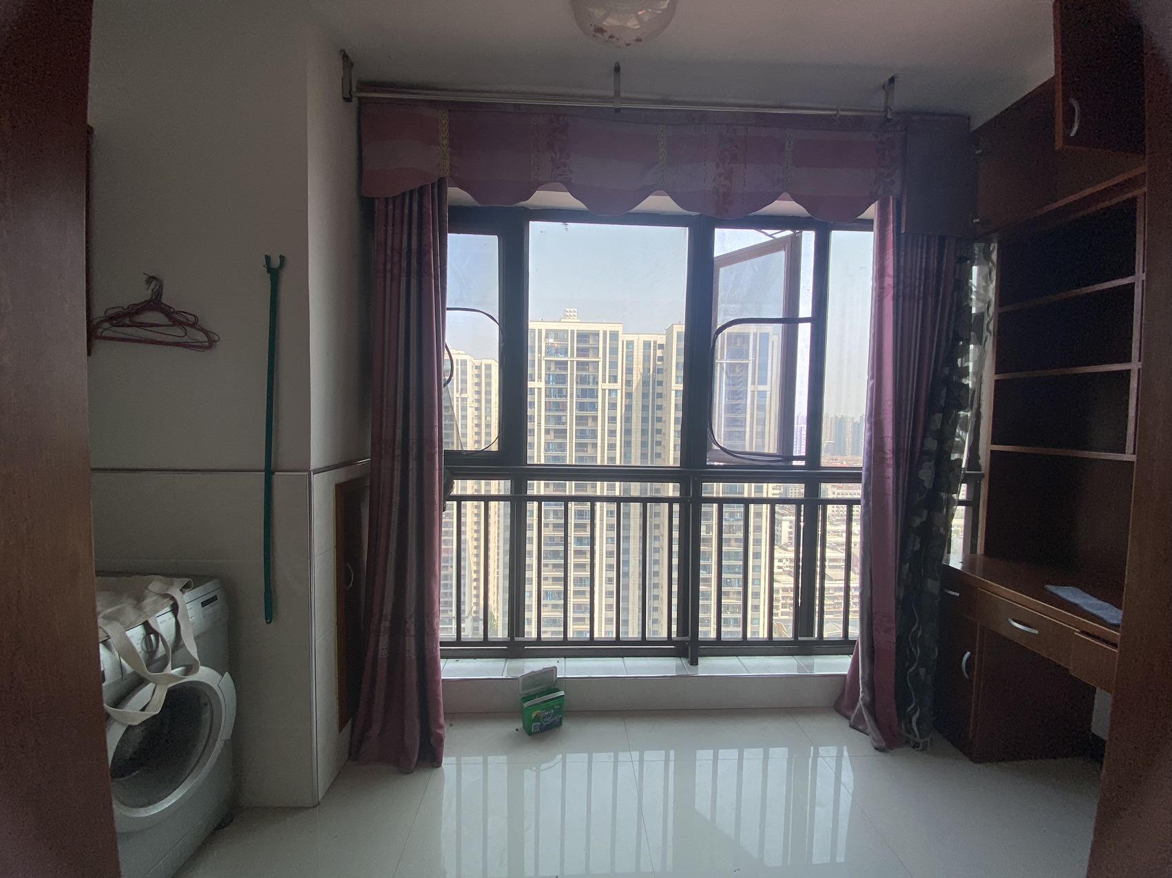 大同芙蓉  1室1厅1卫    26.8万客厅