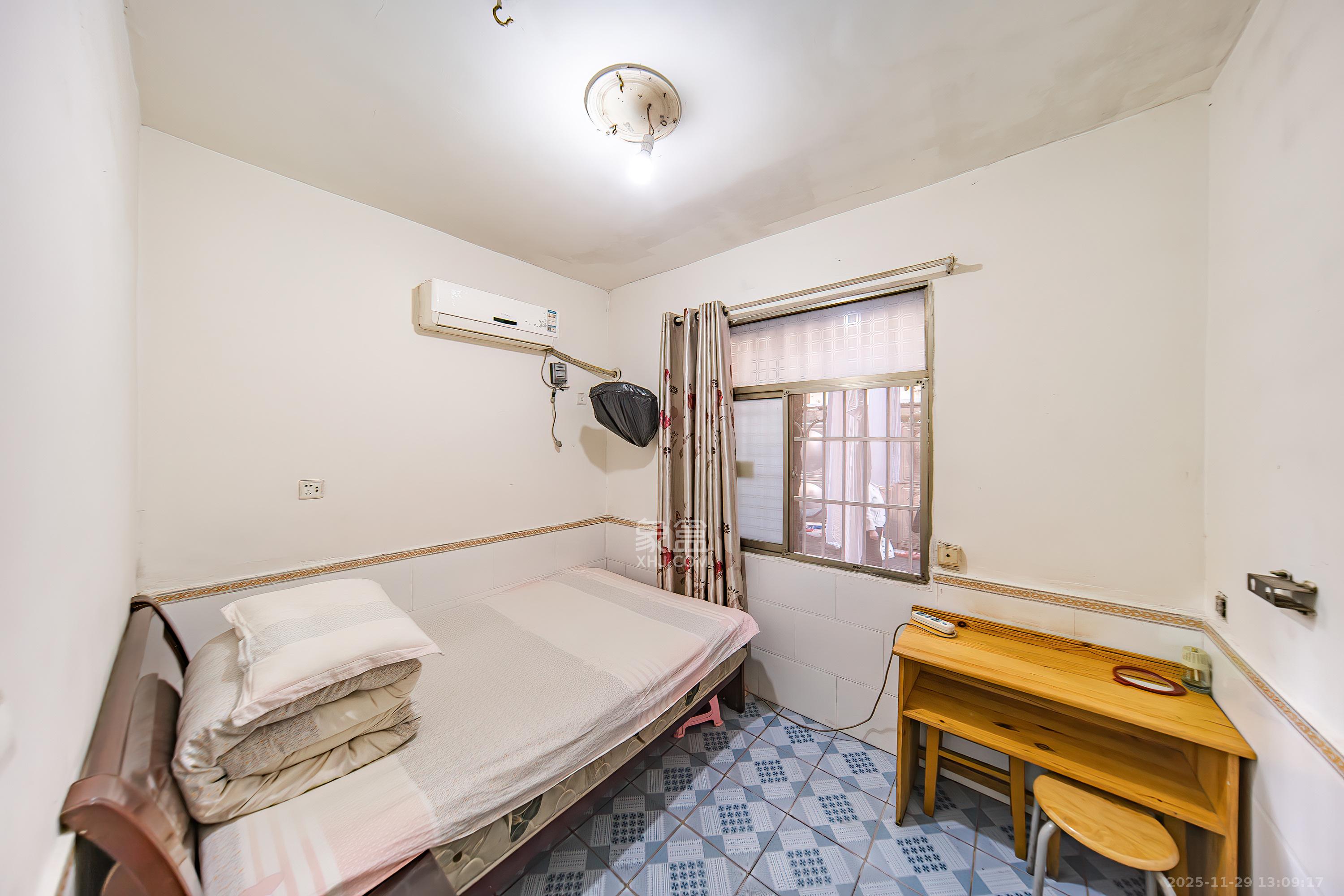 上麻园岭散盘 3室2厅1卫 59.8万 上麻园岭散盘 3室2厅1卫 59.8万卧室