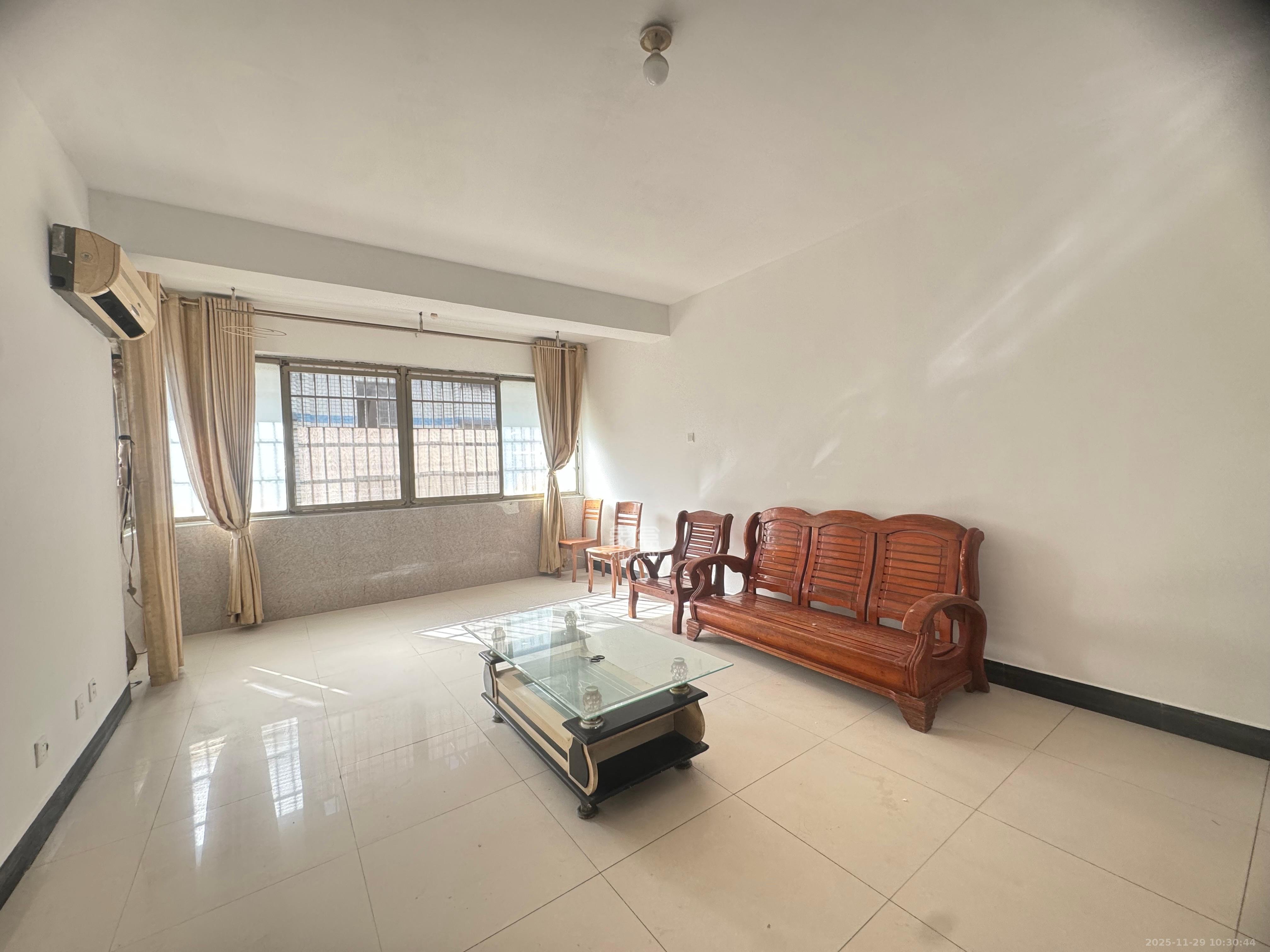 金石蓉园  2室2厅1卫    1600.0元/月