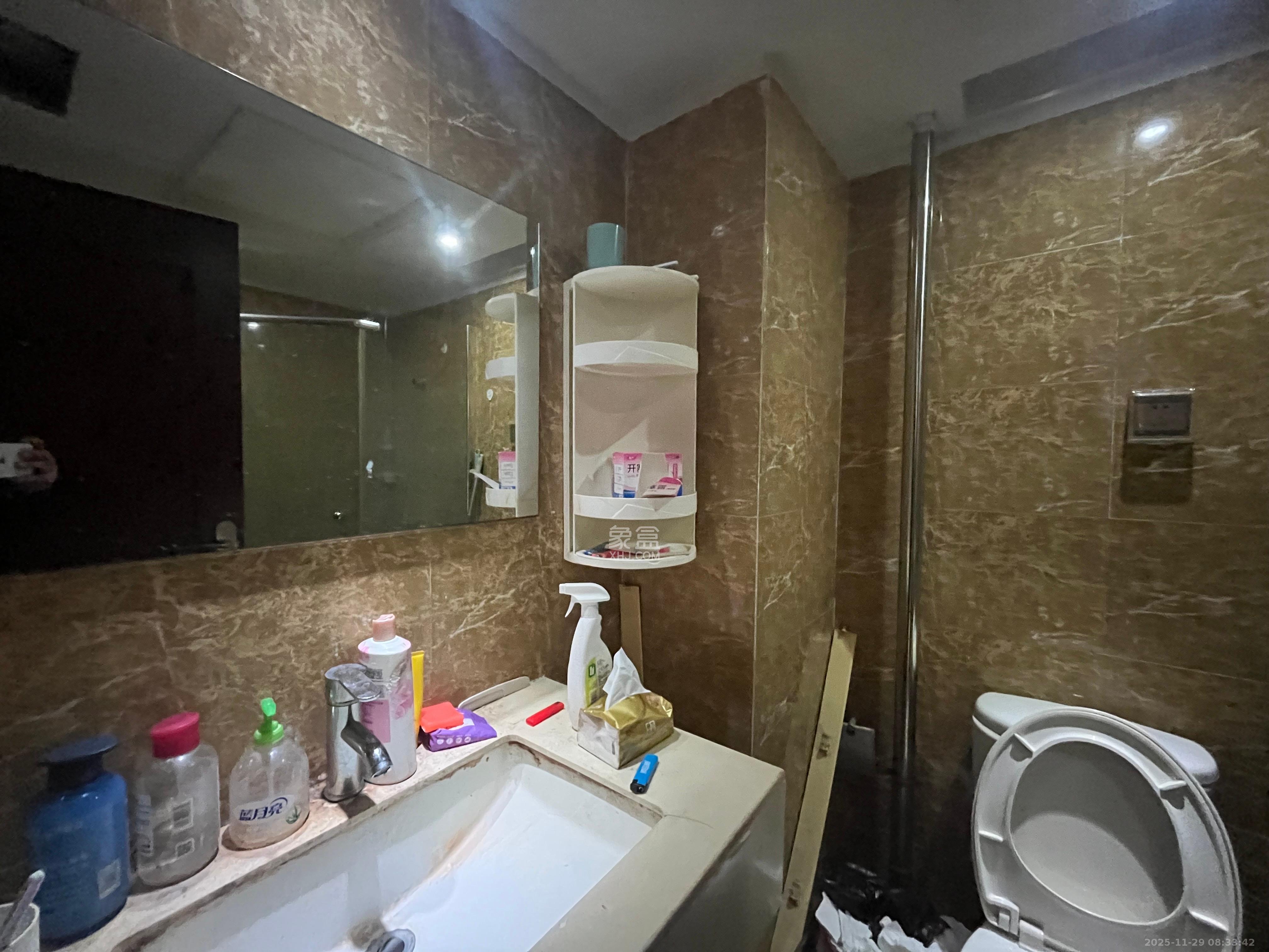 东塘瑞府  1室1厅1卫    1800.0元/月室内图