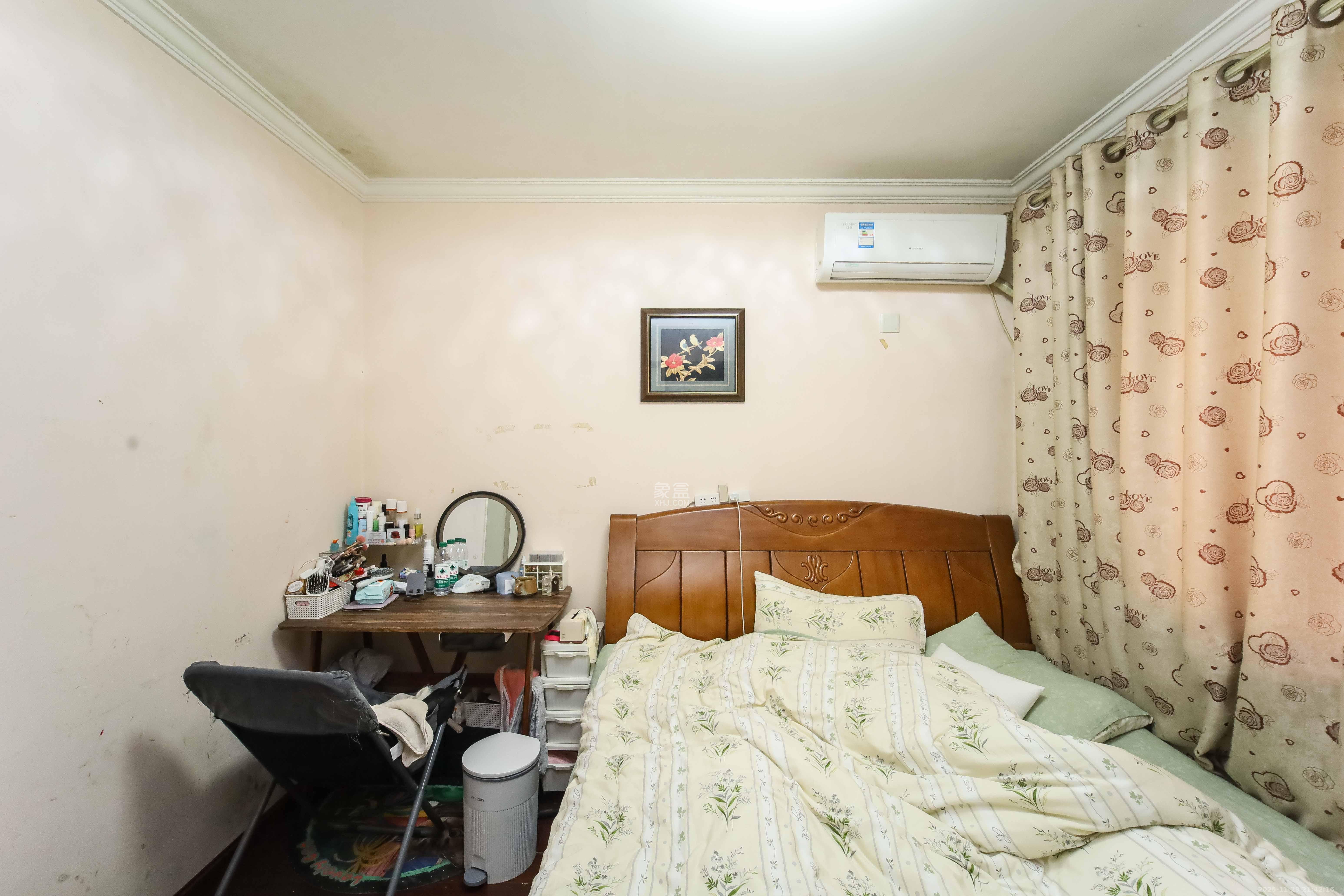 安泰新村  3室2厅1卫    65.0万卧室