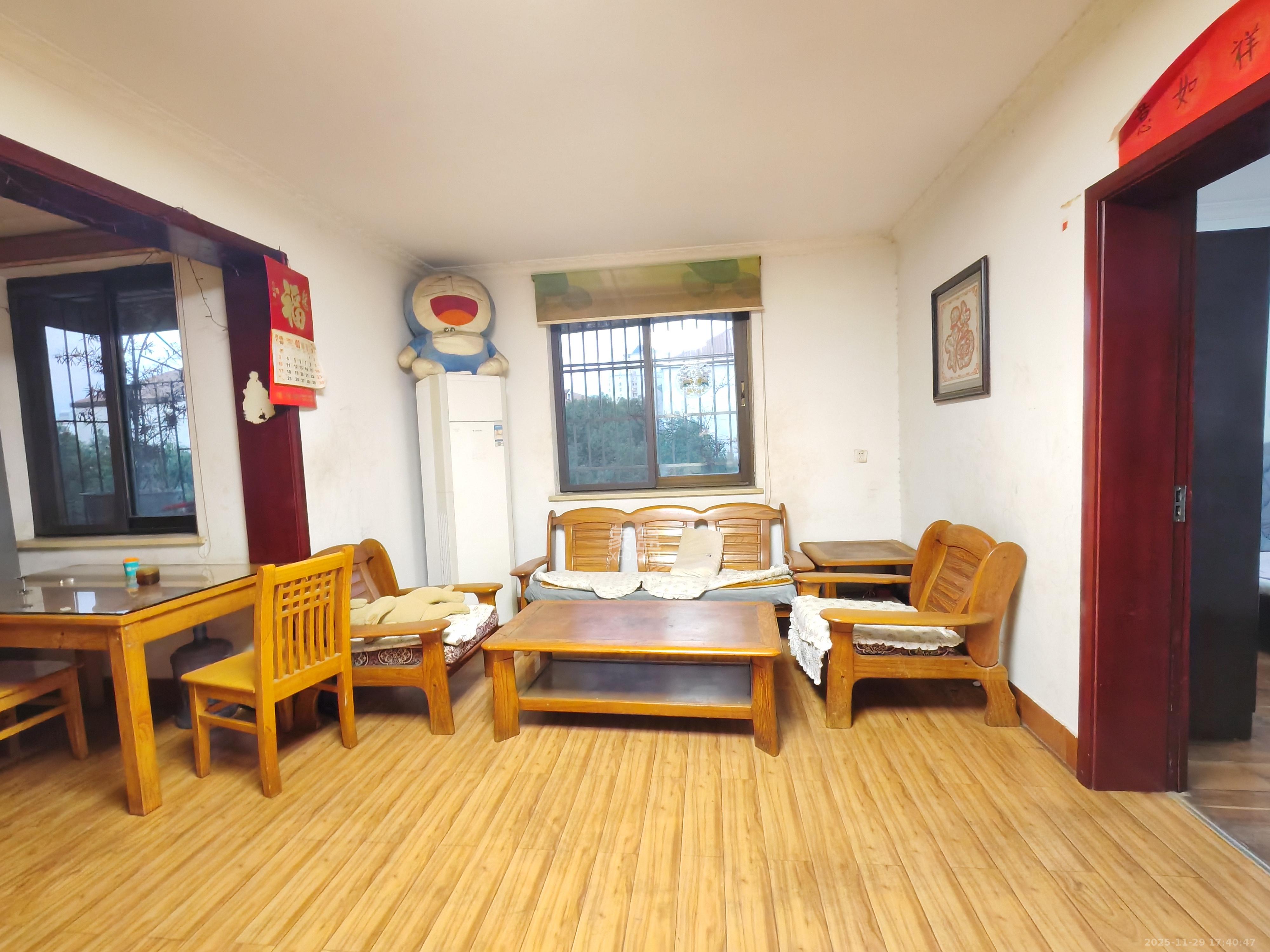 东福小区  2室2厅1卫    1600.0元/月