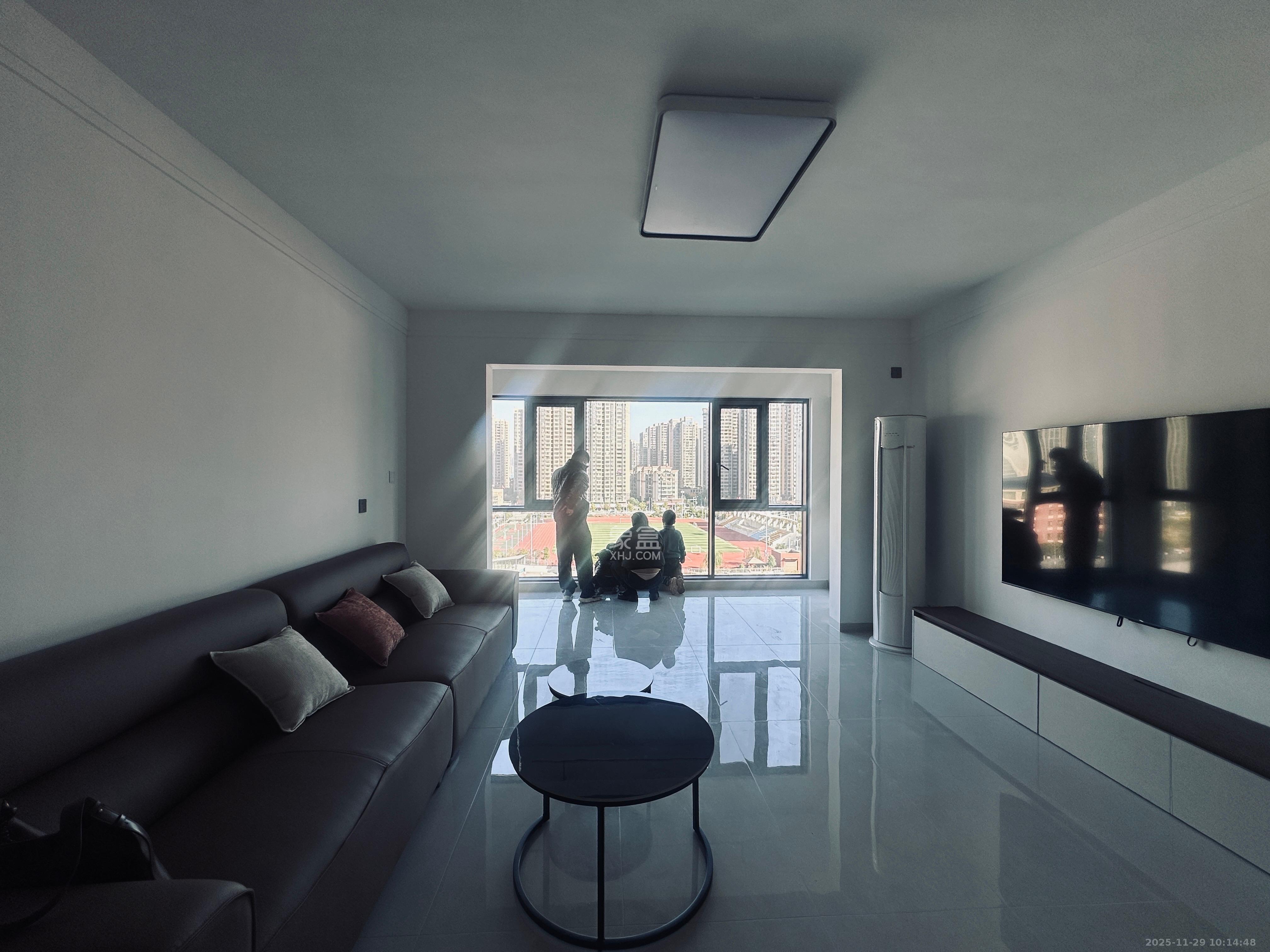 金石蓉园  4室2厅2卫    3400.0元/月