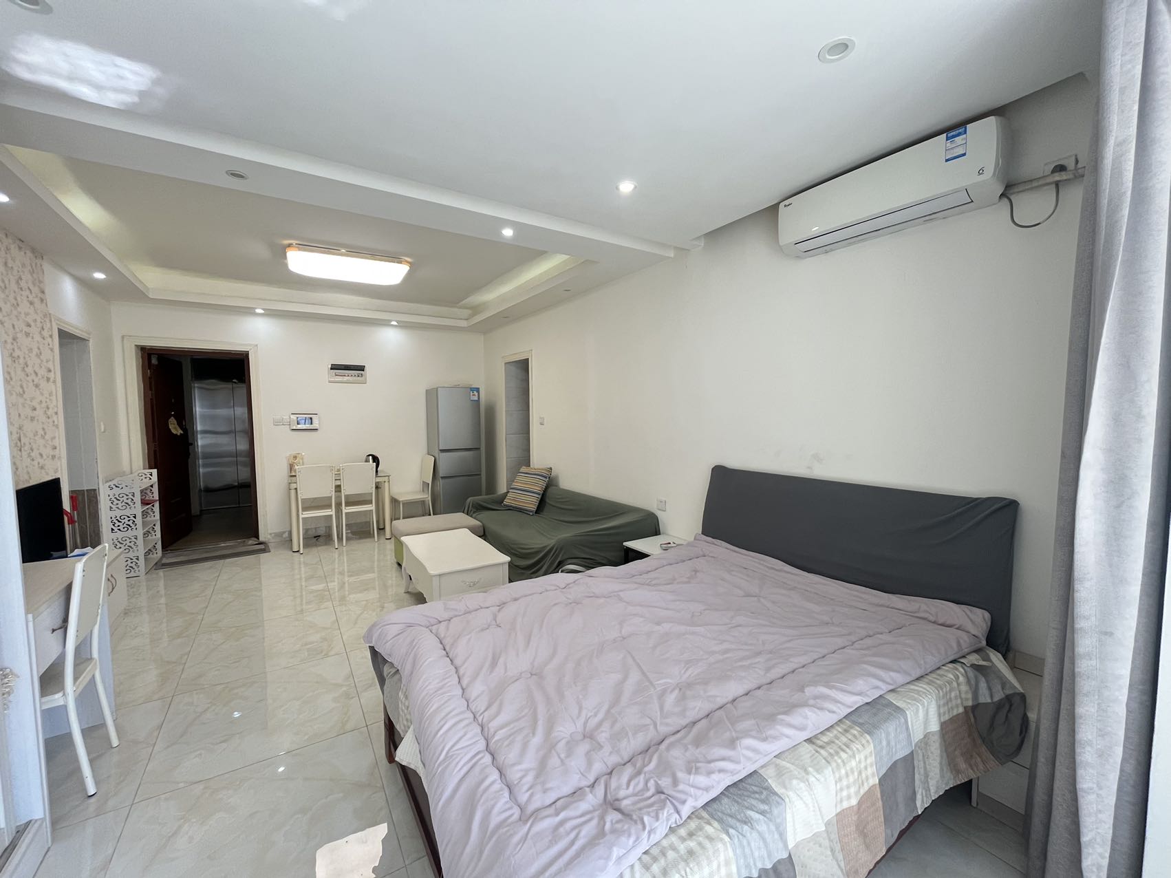 海阔天空-国瑞城二期（雅仕苑）  1室0厅1卫    2300.0元/月