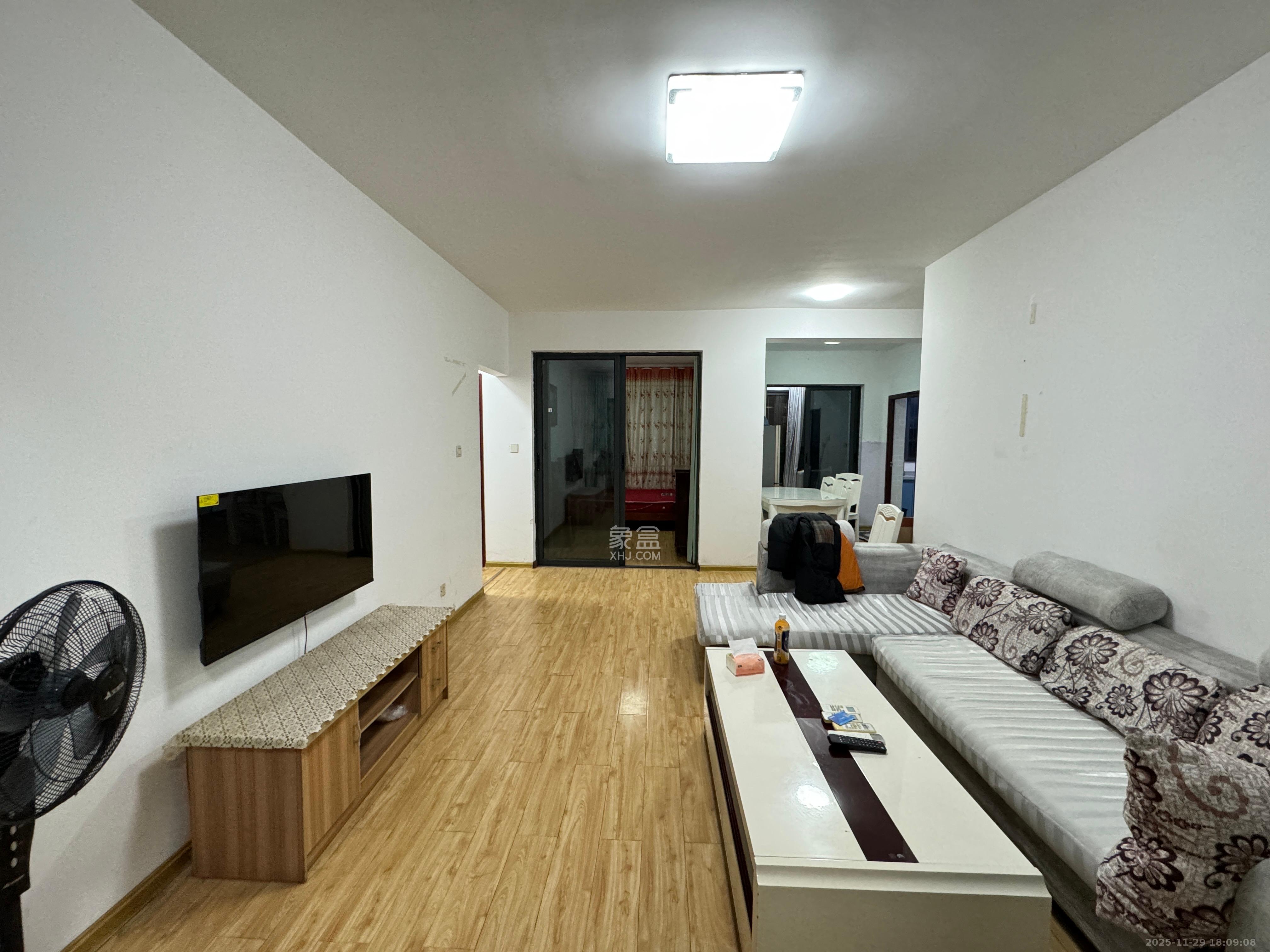 保利麓谷林语A区  3室2厅1卫    2100.0元/月