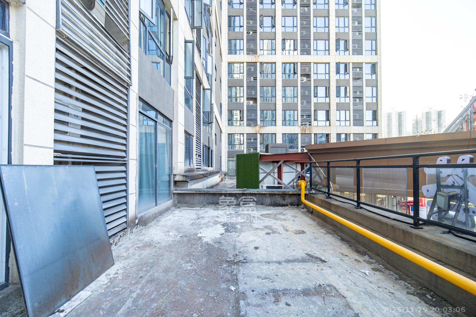 新长海漓湘悦 1室1厅1卫 21.0万 新长海漓湘悦 1室1厅1卫 21.0万阳台