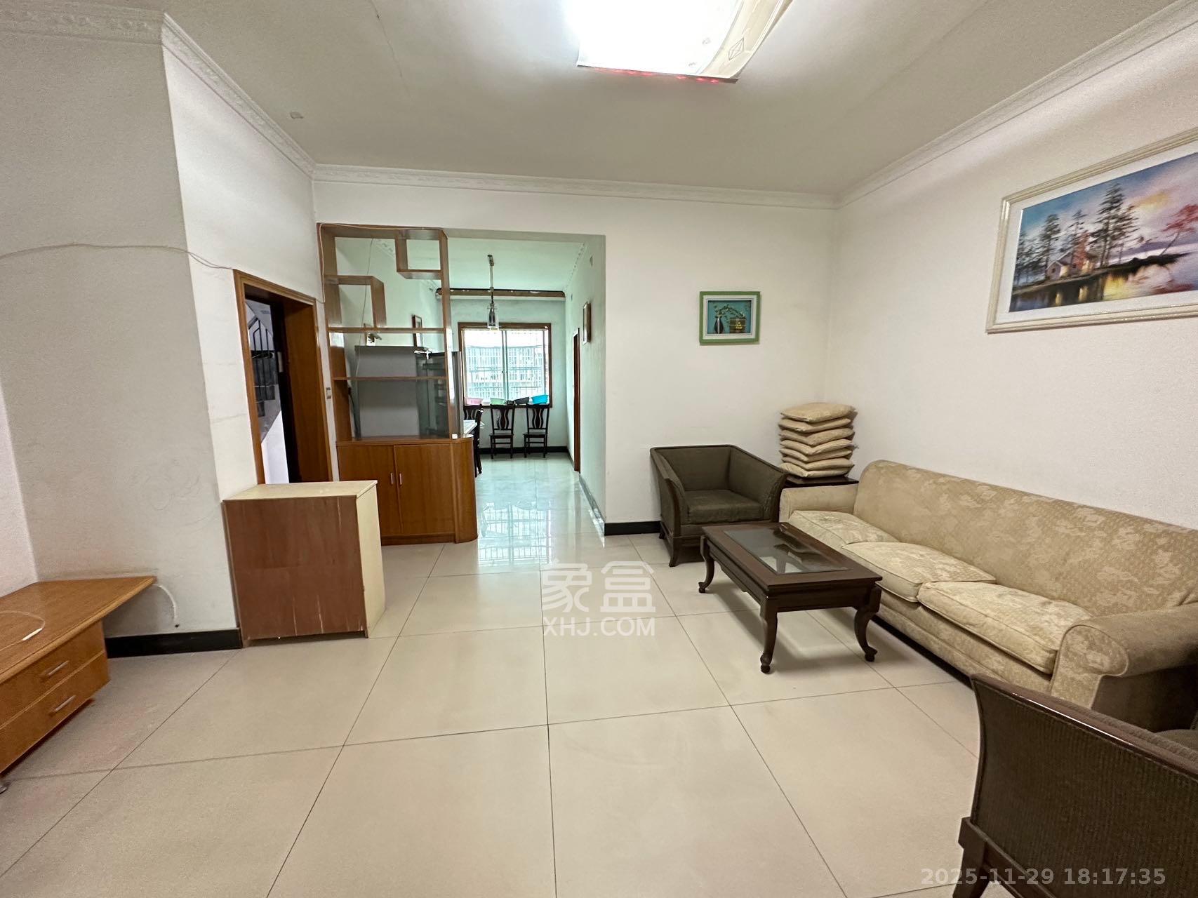 中南汽车世界 2室1厅1卫 1100.0元/月 中南汽车世界 2室1厅1卫 1100.0元/月室内图