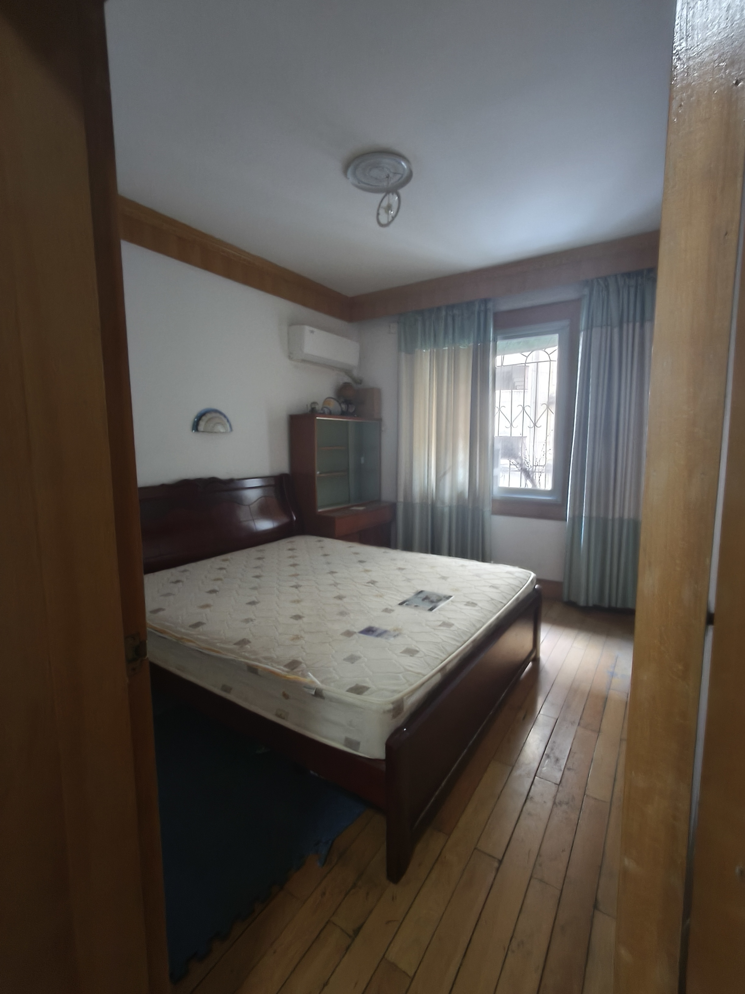 王家小区 1室0厅0卫 49.8万 王家小区 1室0厅0卫 49.8万客厅