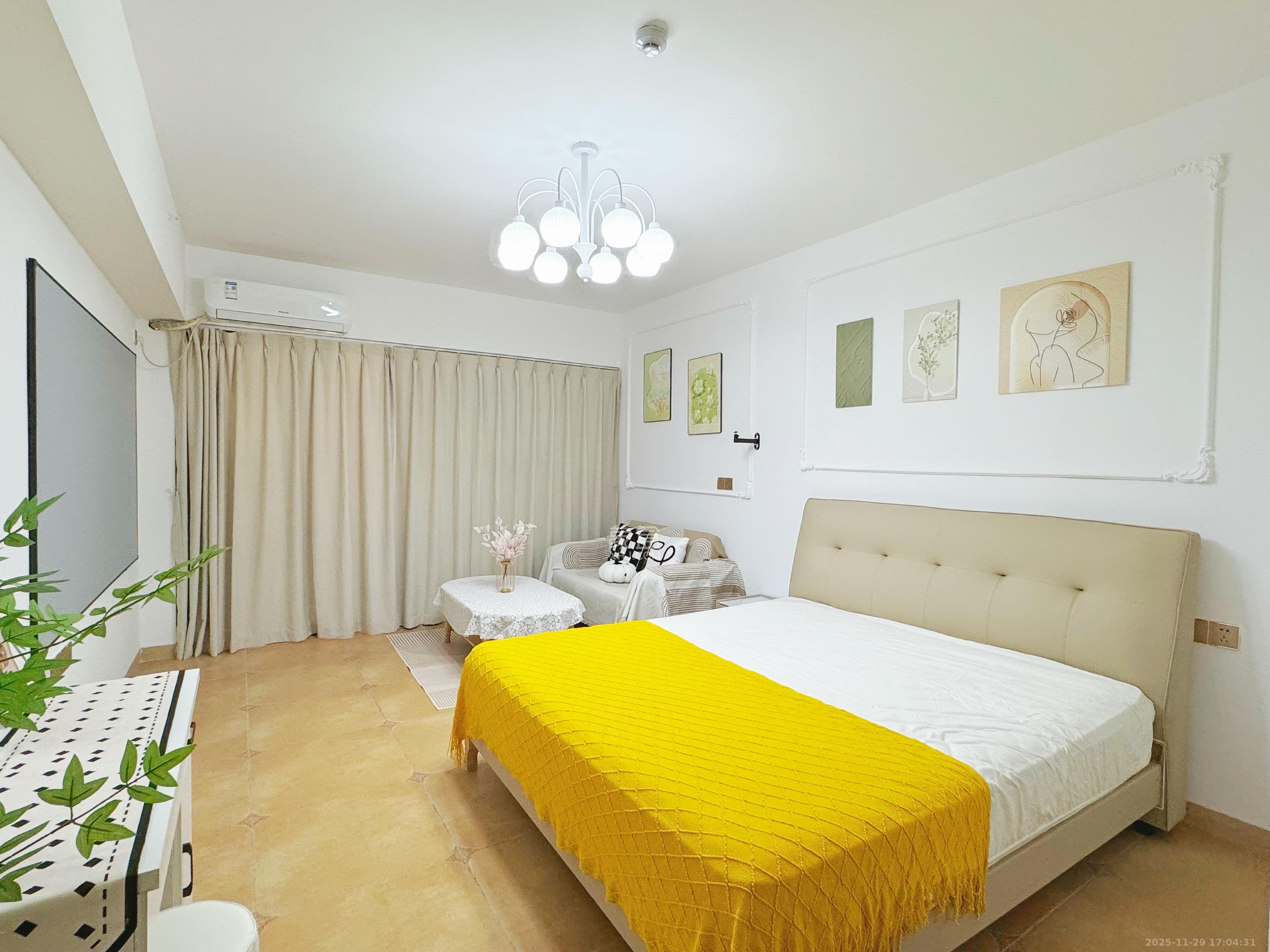 国泰九龙湾  1室1厅1卫    1600.0元/月