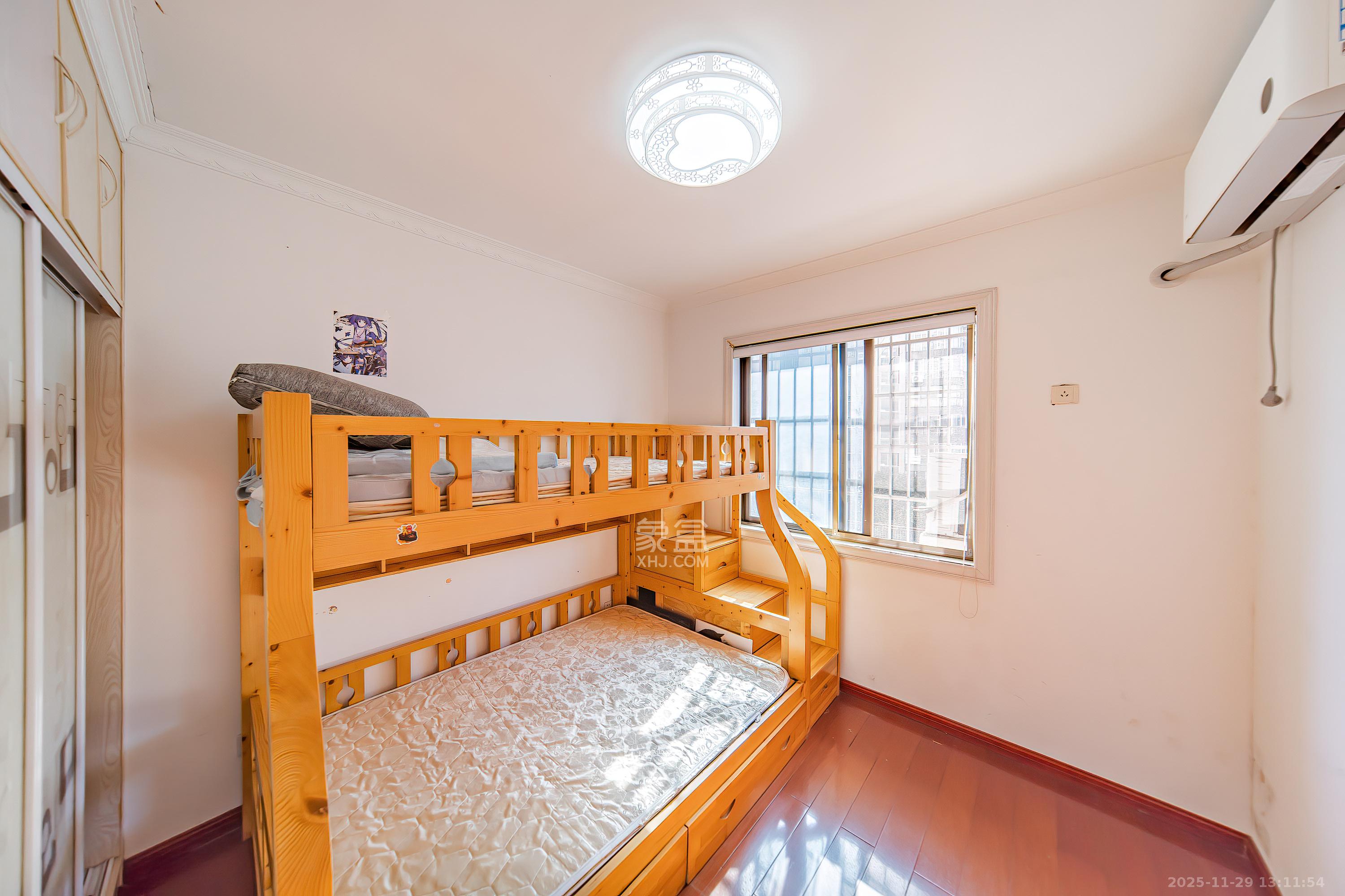 四方水岸(世方水岸)  1室2厅1卫    69.8万卧室