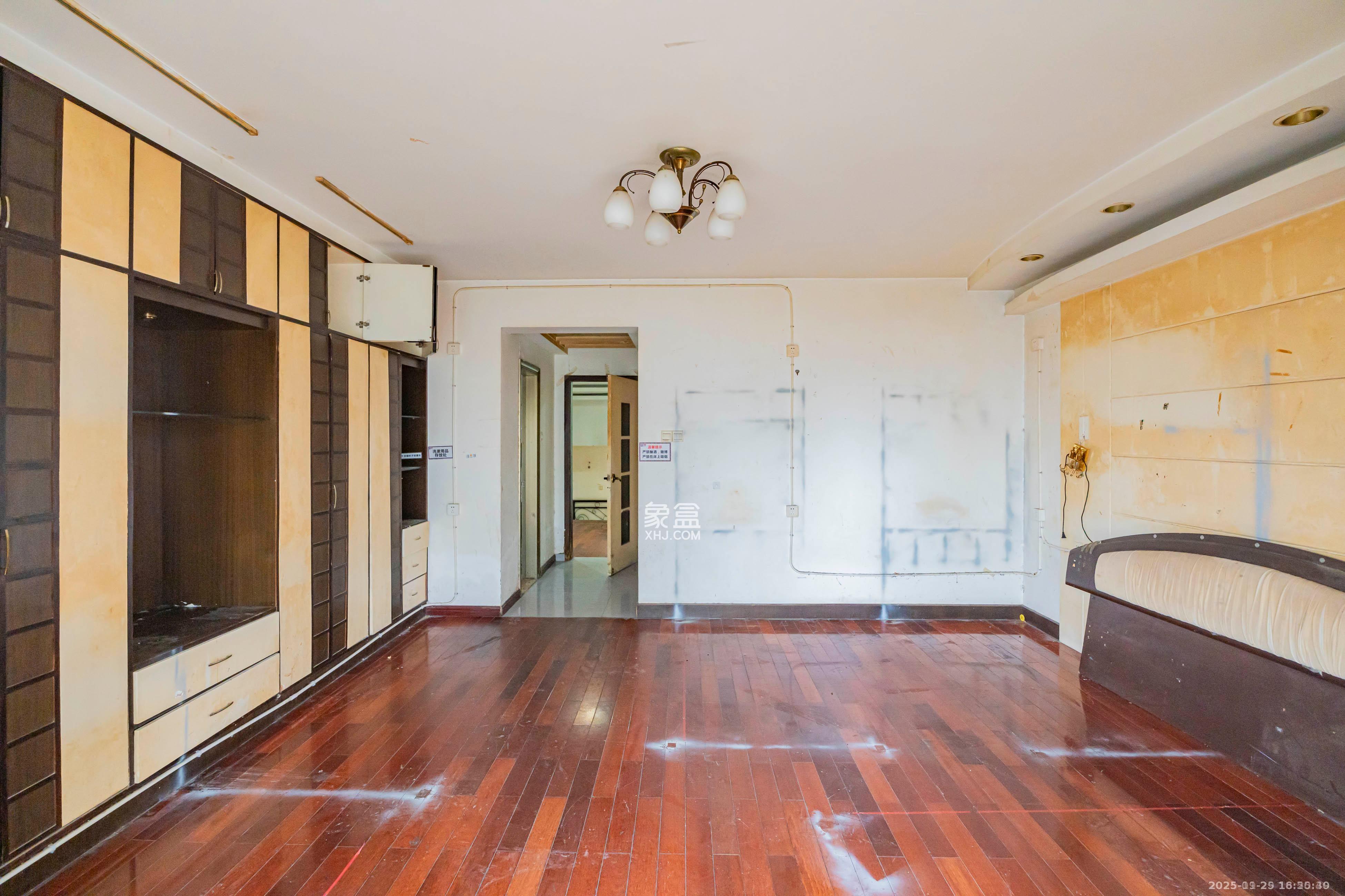 兴汉大厦 3室2厅2卫 4000.0元/月 兴汉大厦 3室2厅2卫 4000.0元/月室内图