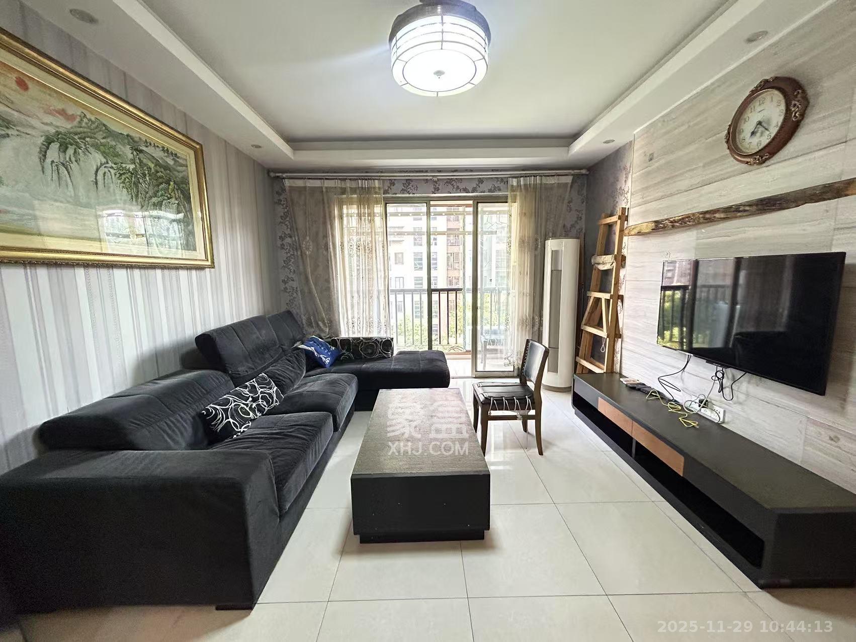 岳泰理想城  1室2厅1卫    2500.0元/月