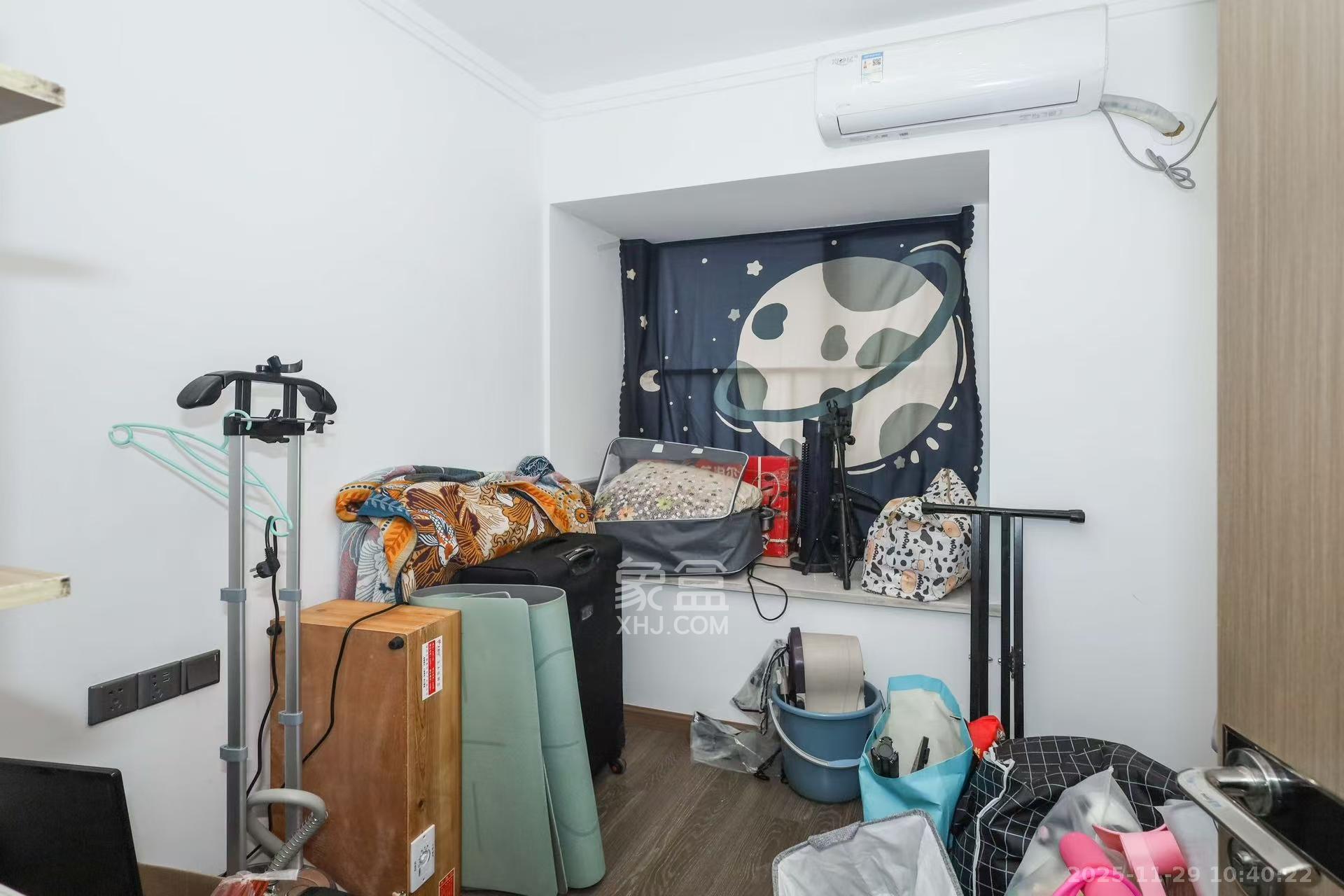 招商华发依云曦城  4室2厅2卫    2600.0元/月室内图