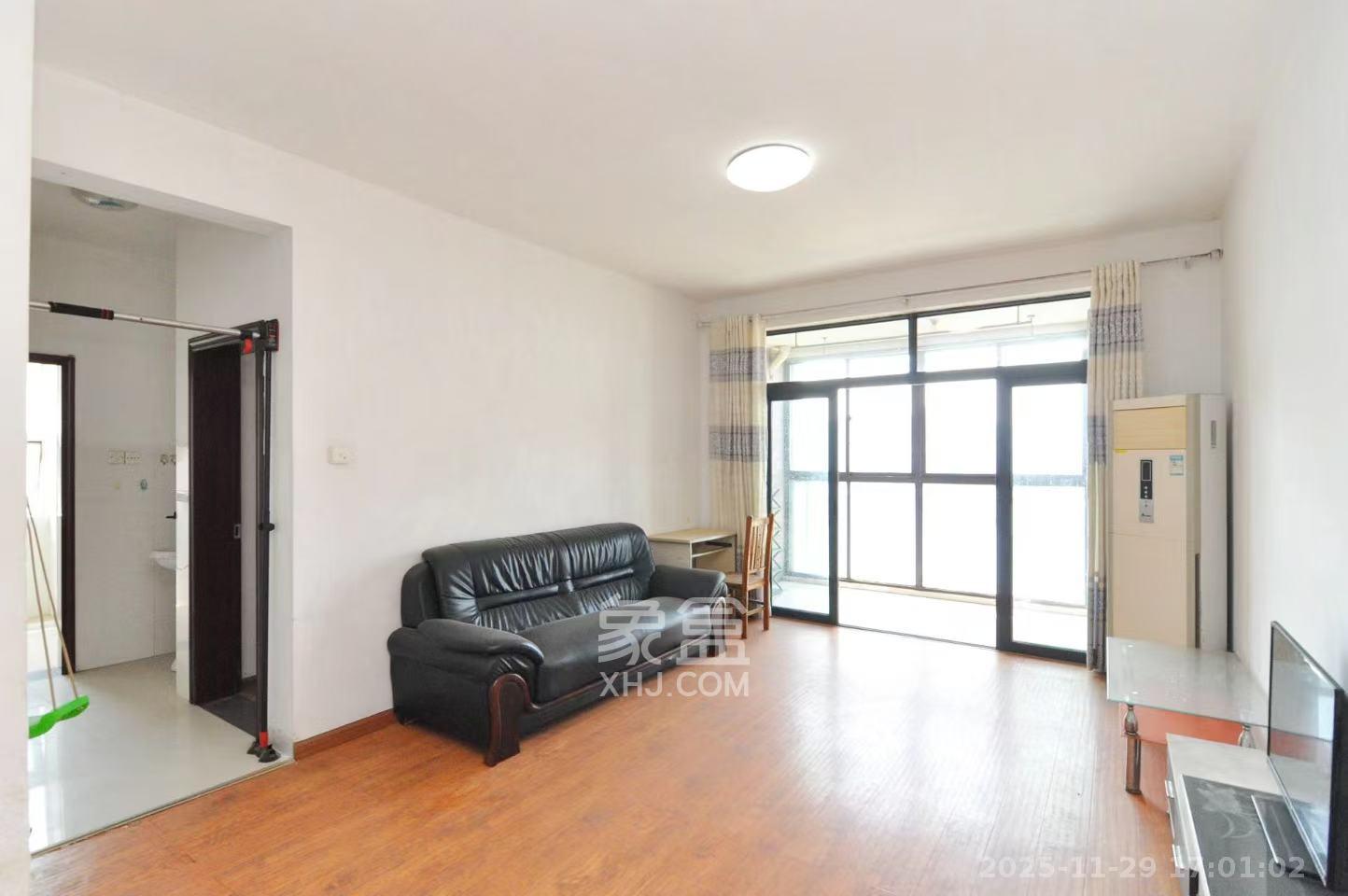 西点公园里 2室2厅1卫 2200.0元/月 西点公园里 2室2厅1卫 2200.0元/月室内图