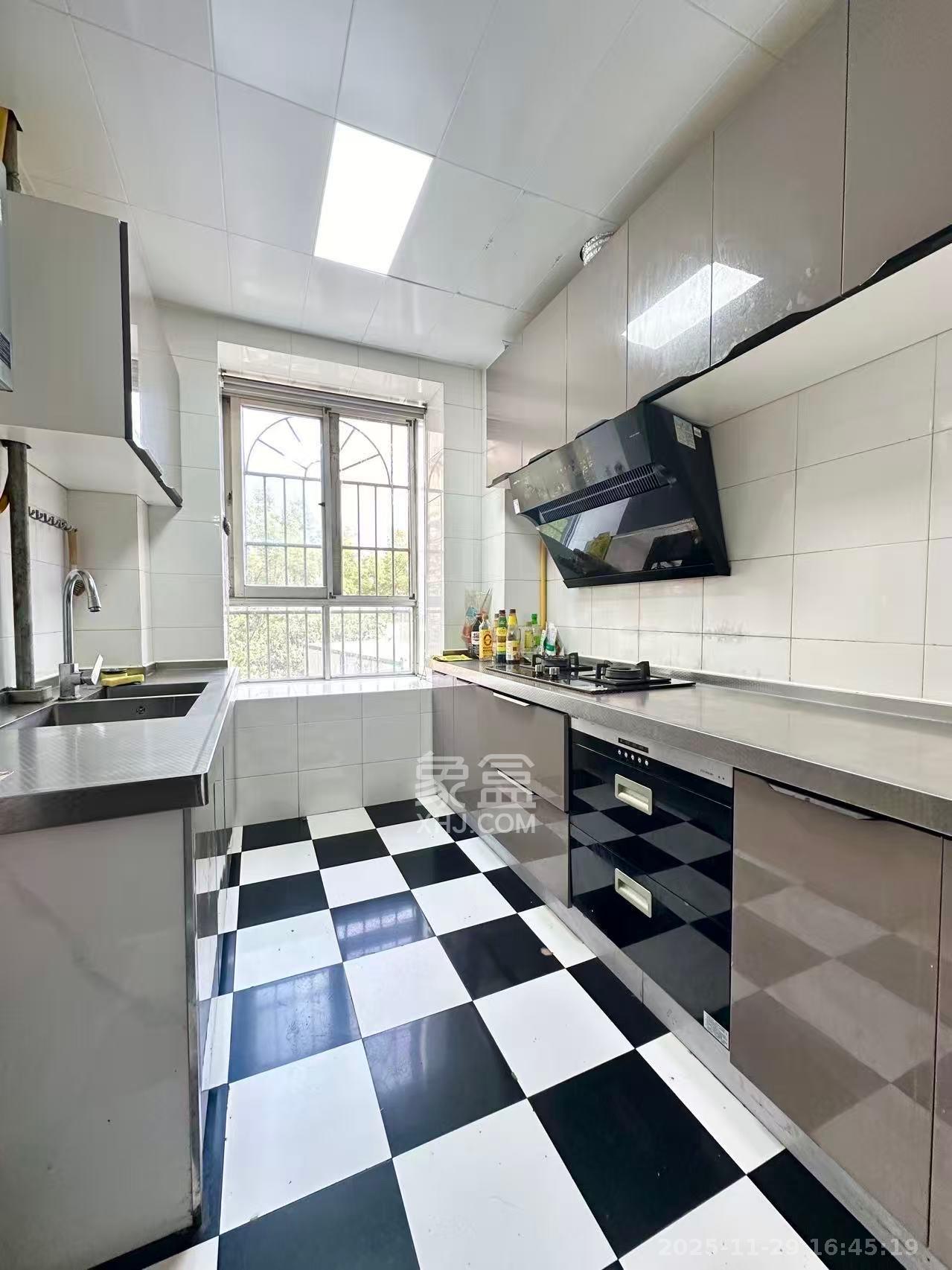 金帆小区 4室2厅2卫 2000.0元/月 金帆小区 4室2厅2卫 2000.0元/月室内图