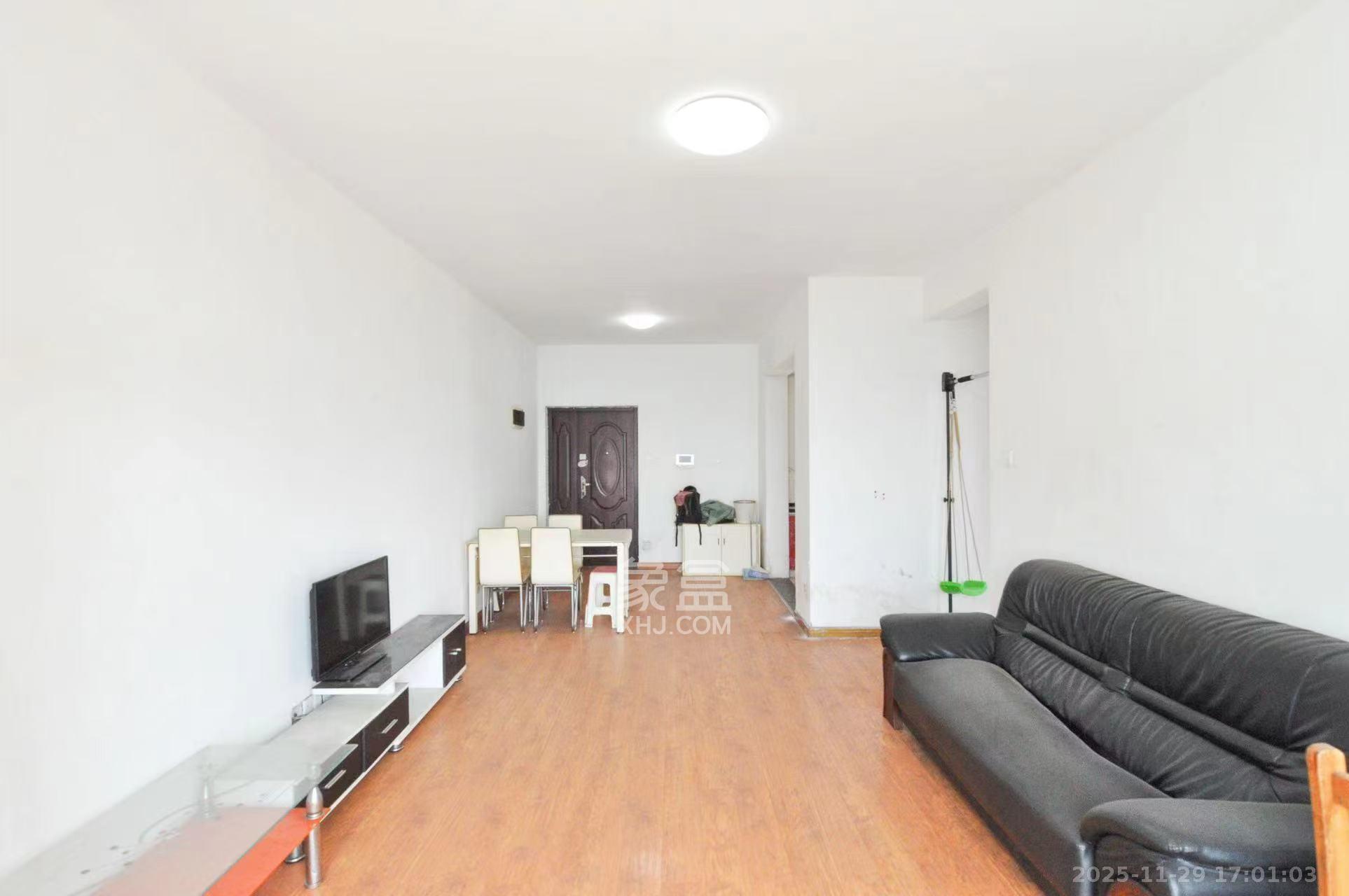 西点公园里 2室2厅1卫 2200.0元/月 西点公园里 2室2厅1卫 2200.0元/月室内图