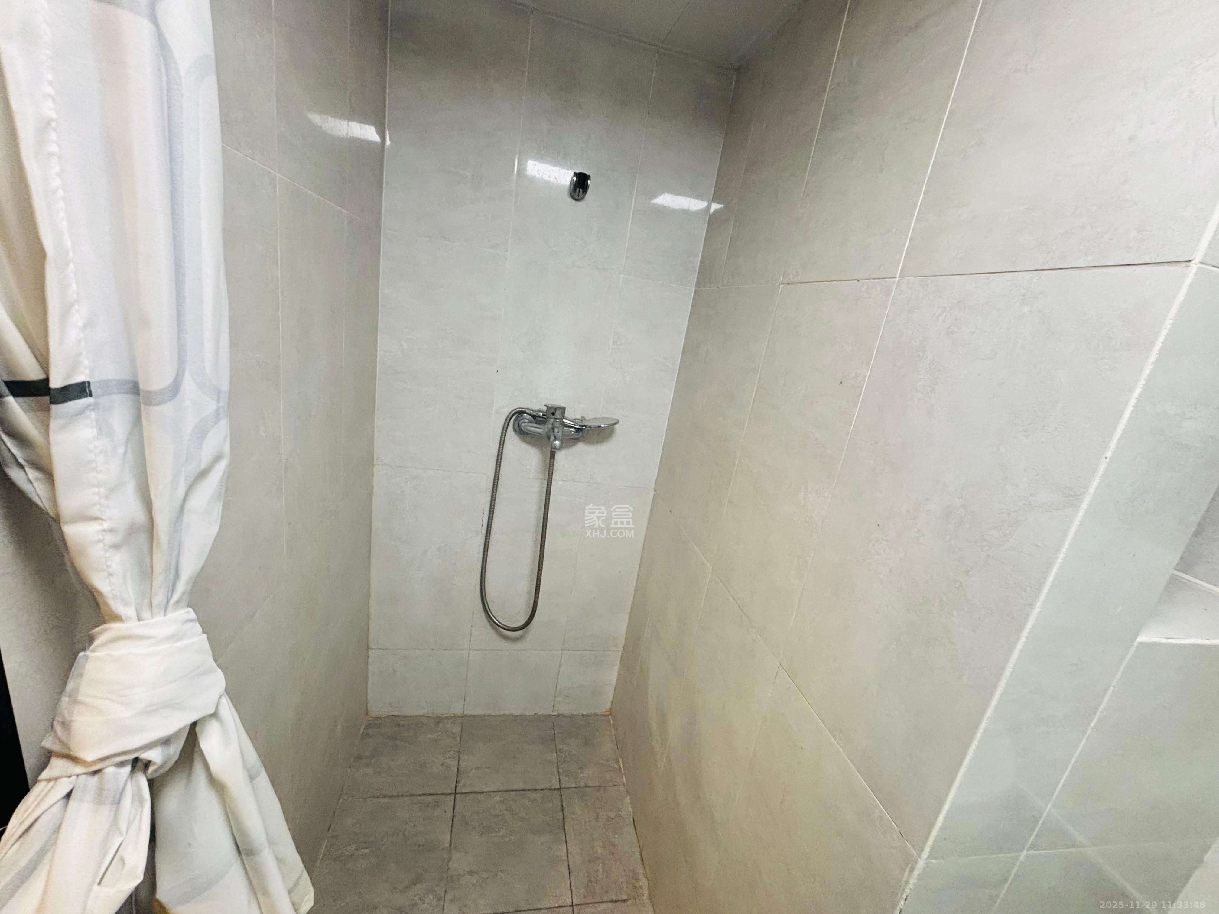 卓越江岸 1室0厅0卫 1400.0元/月 卓越江岸 1室0厅0卫 1400.0元/月室内图