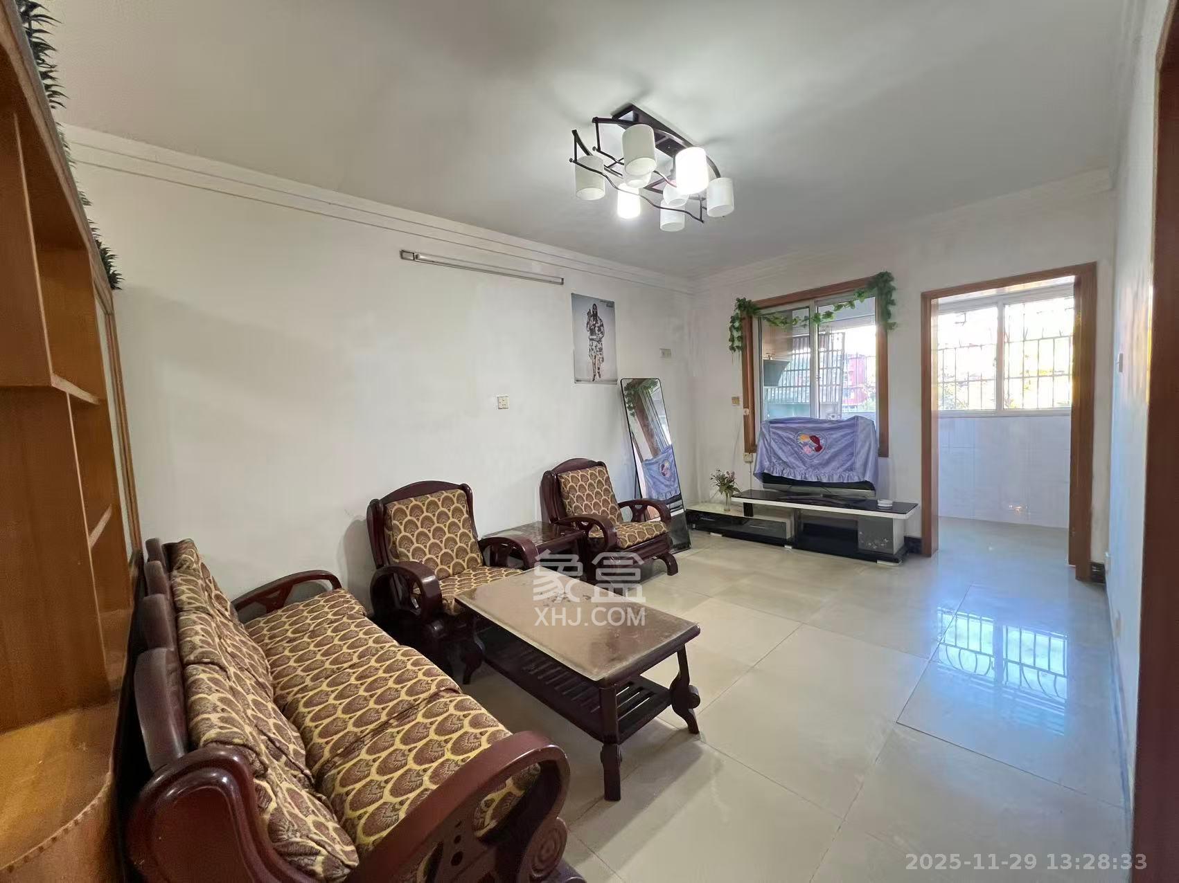 友园山庄 2室2厅1卫 1700.0元/月 友园山庄 2室2厅1卫 1700.0元/月室内图