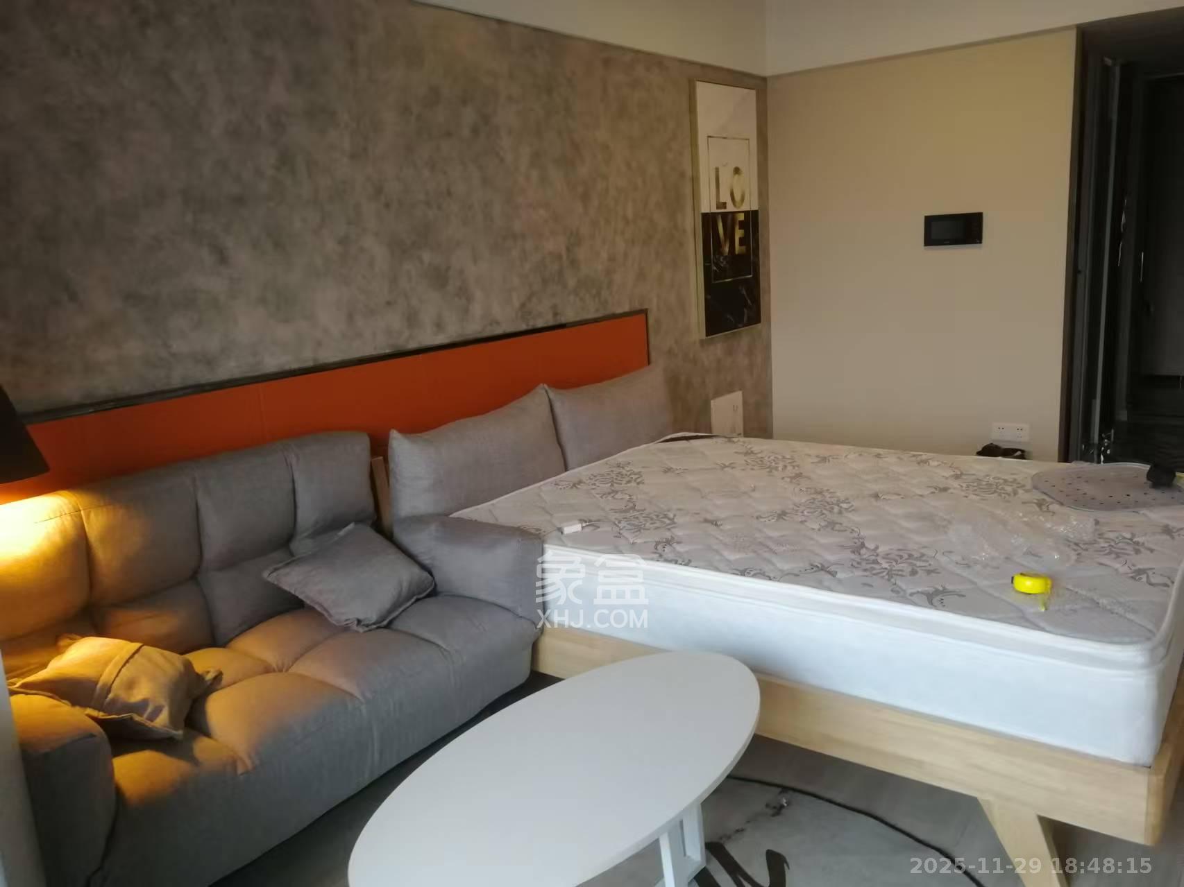 万科金域缇香  1室1厅1卫    1800.0元/月