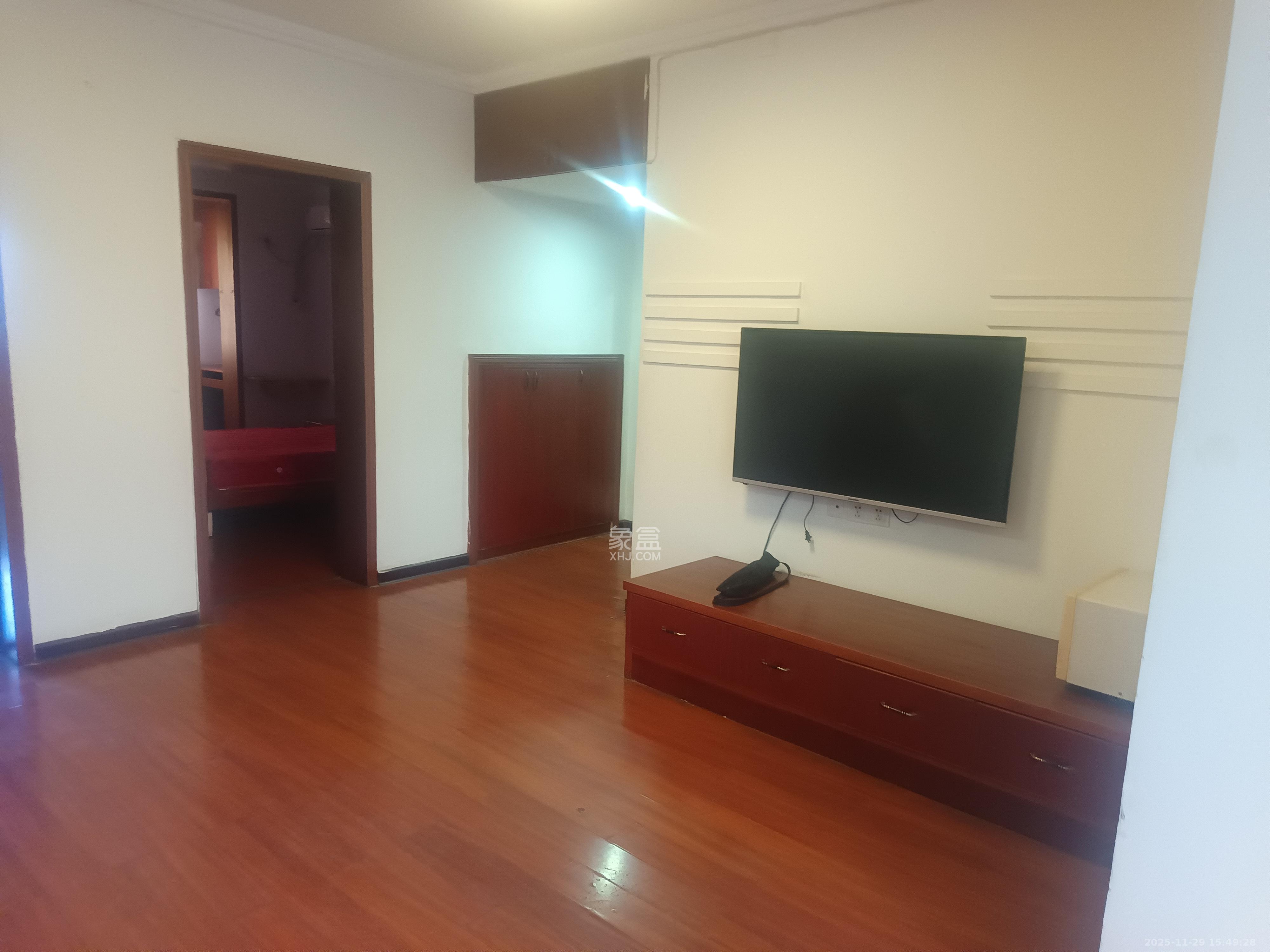 岳银小区（一二三五村）  2室2厅1卫    2000.0元/月室内图