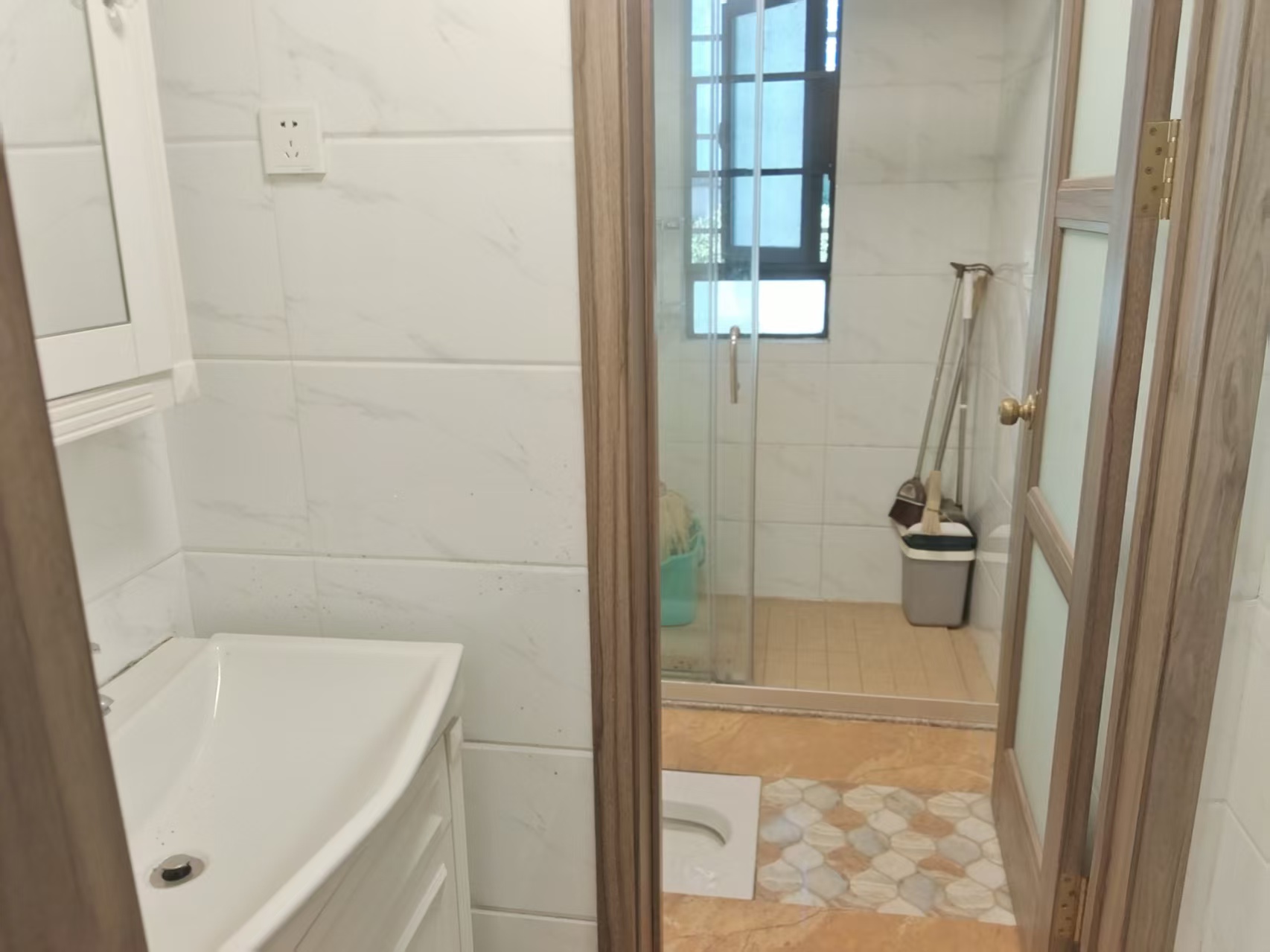 碧桂园 4室2厅2卫 1800.0元/月 碧桂园 4室2厅2卫 1800.0元/月室内图