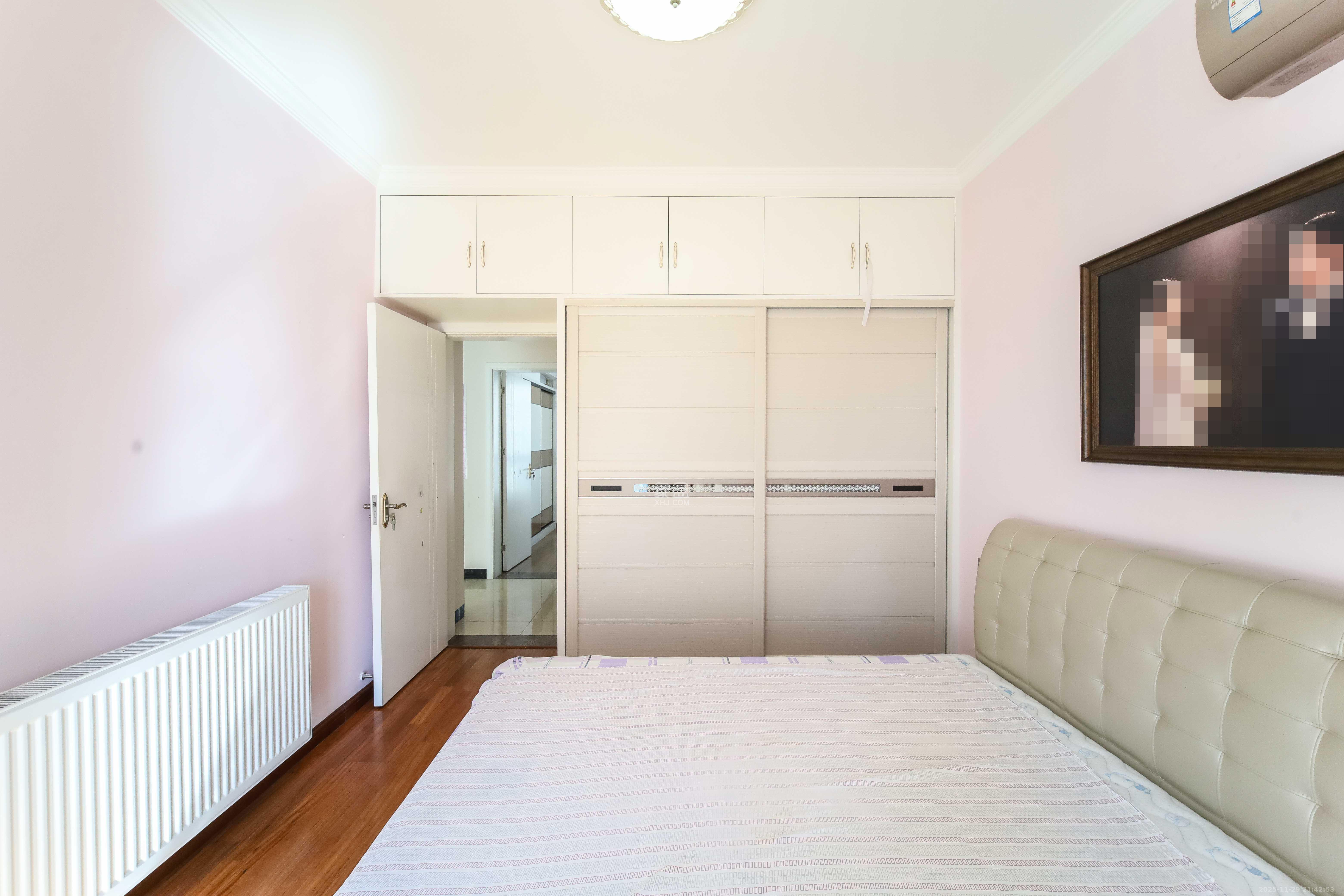 天下一家  1室2厅1卫    98.0万卧室