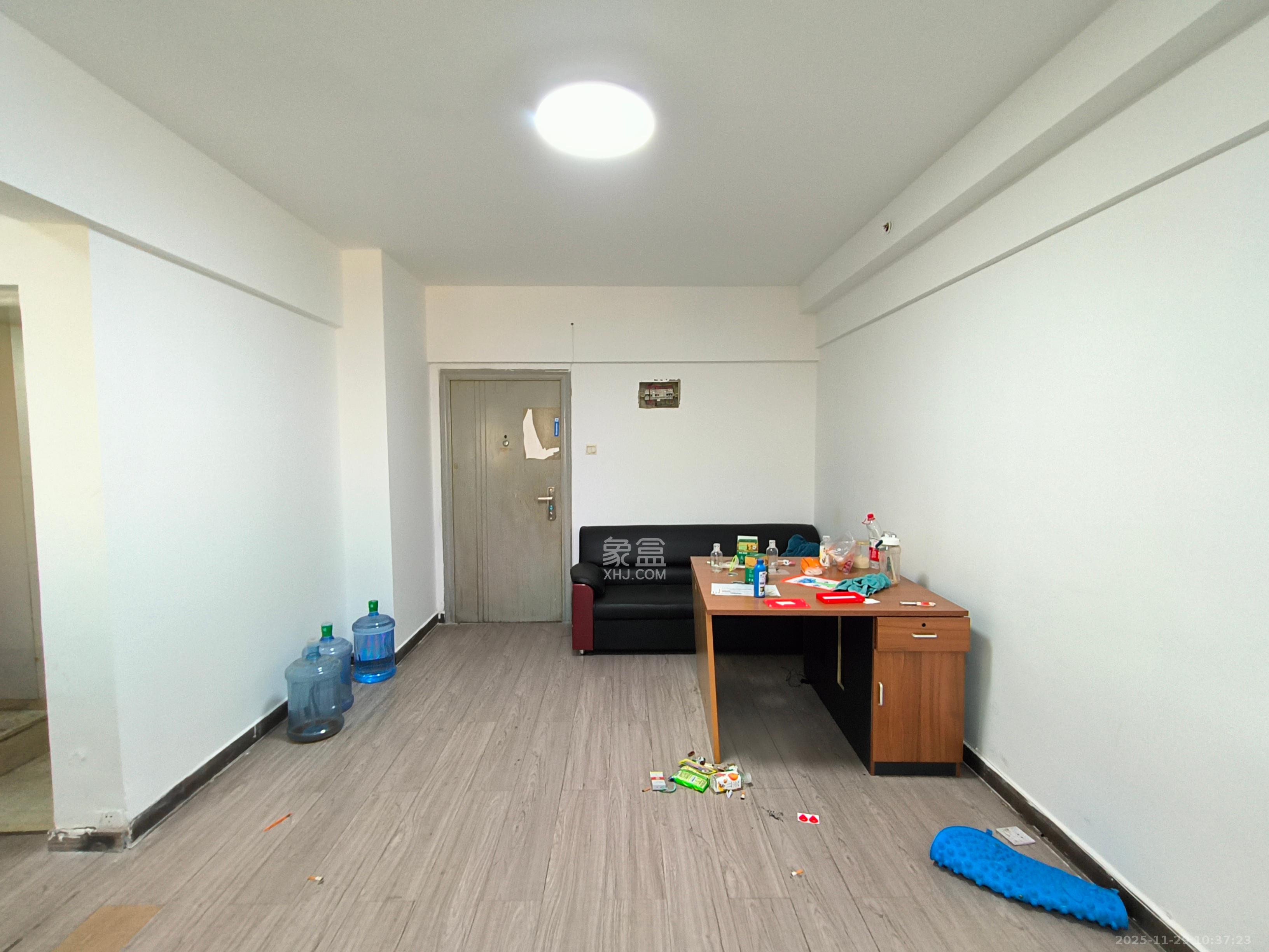 湘域中央 1室0厅1卫 1800.0元/月 湘域中央 1室0厅1卫 1800.0元/月室内图