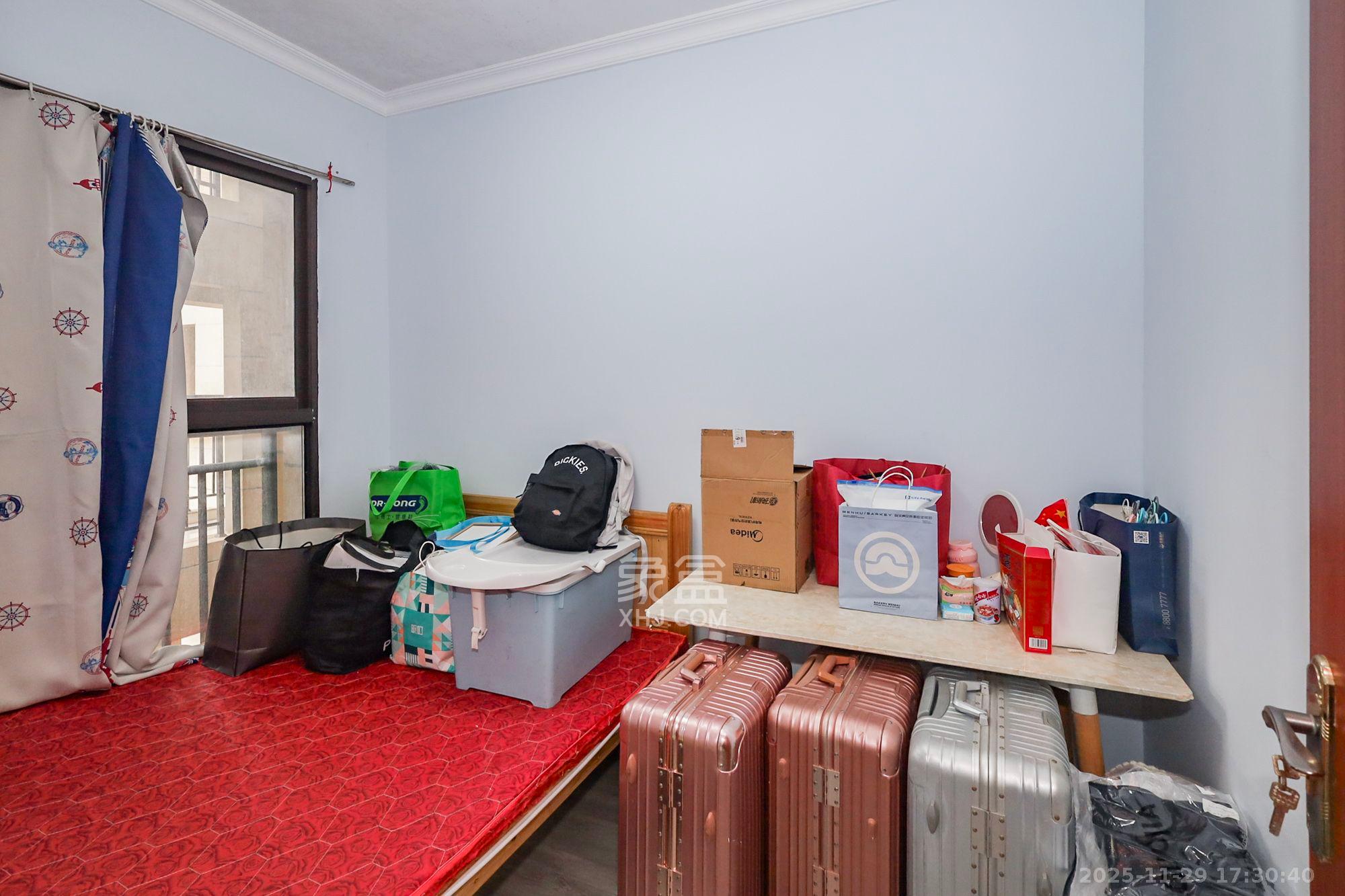 光明E城  3室2厅1卫    2000.0元/月室内图