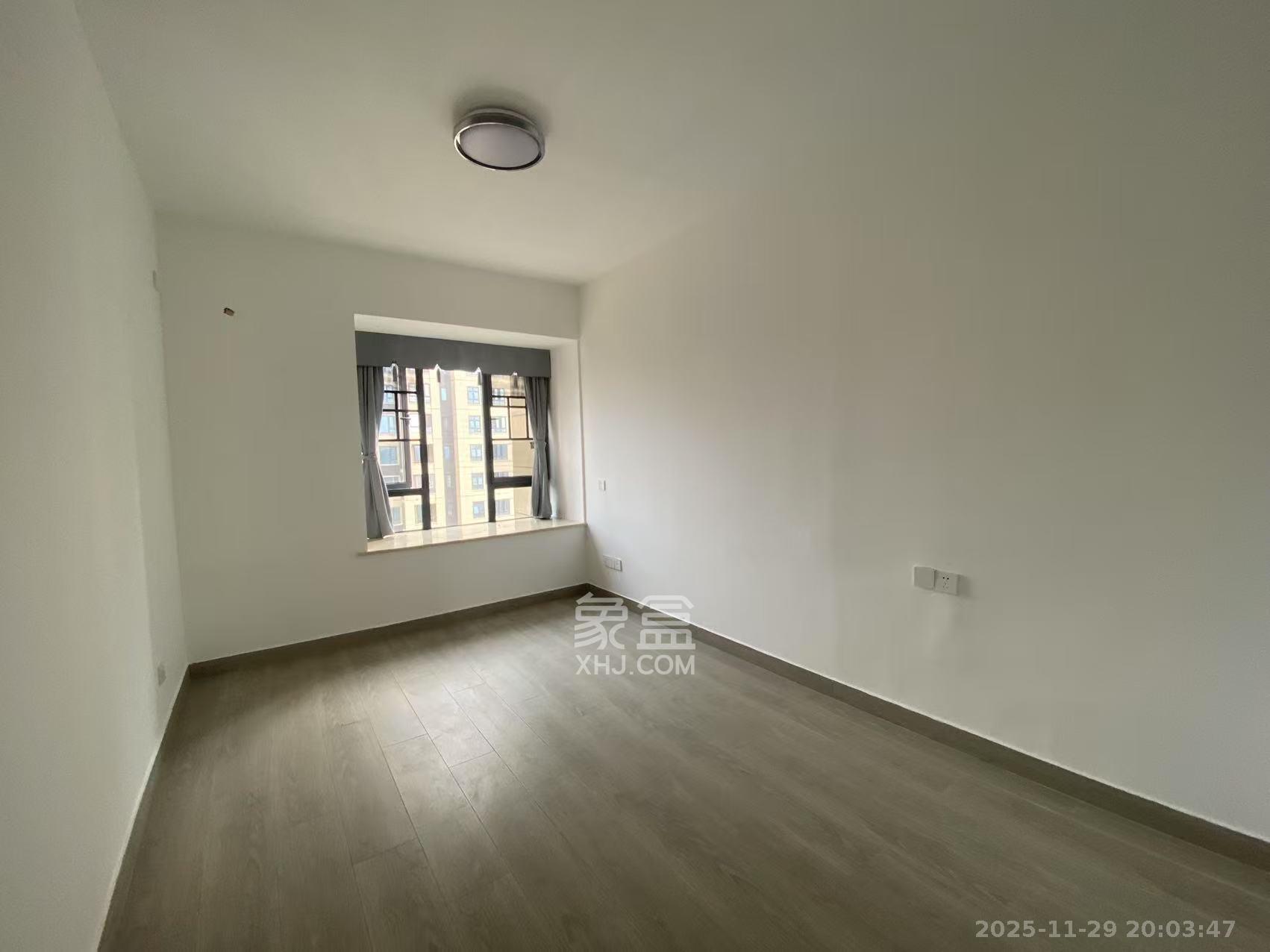 华润翡翠府 4室2厅1卫 3300.0元/月 华润翡翠府 4室2厅1卫 3300.0元/月室内图