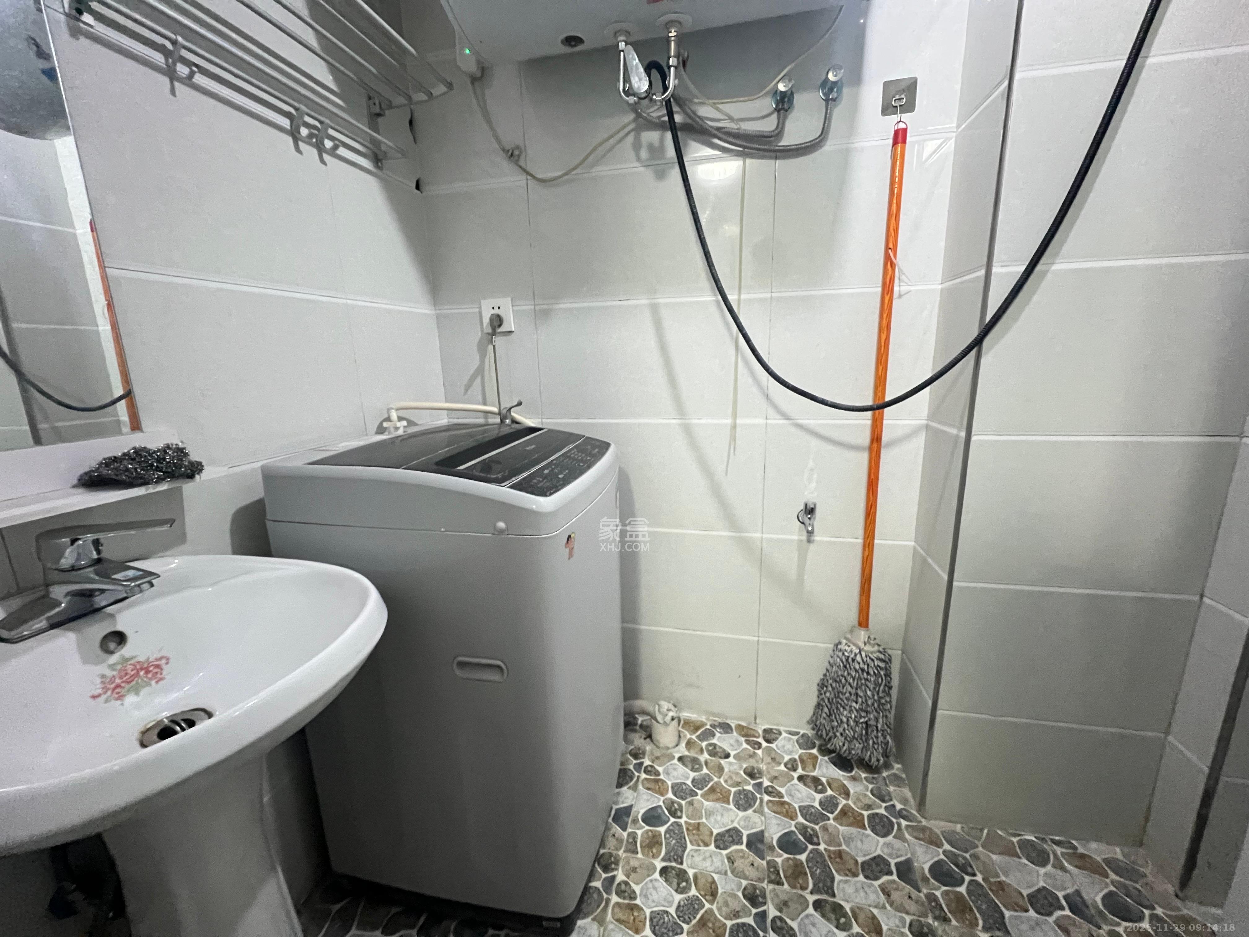 保利麓谷林语I区  1室1厅0卫    1300.0元/月室内图